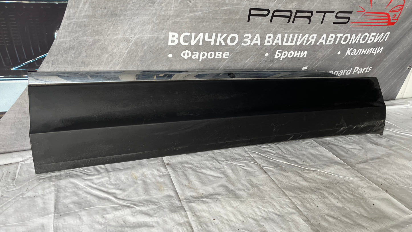 Дркоративна лайстна за предна дясна врата VW Tiguan 2