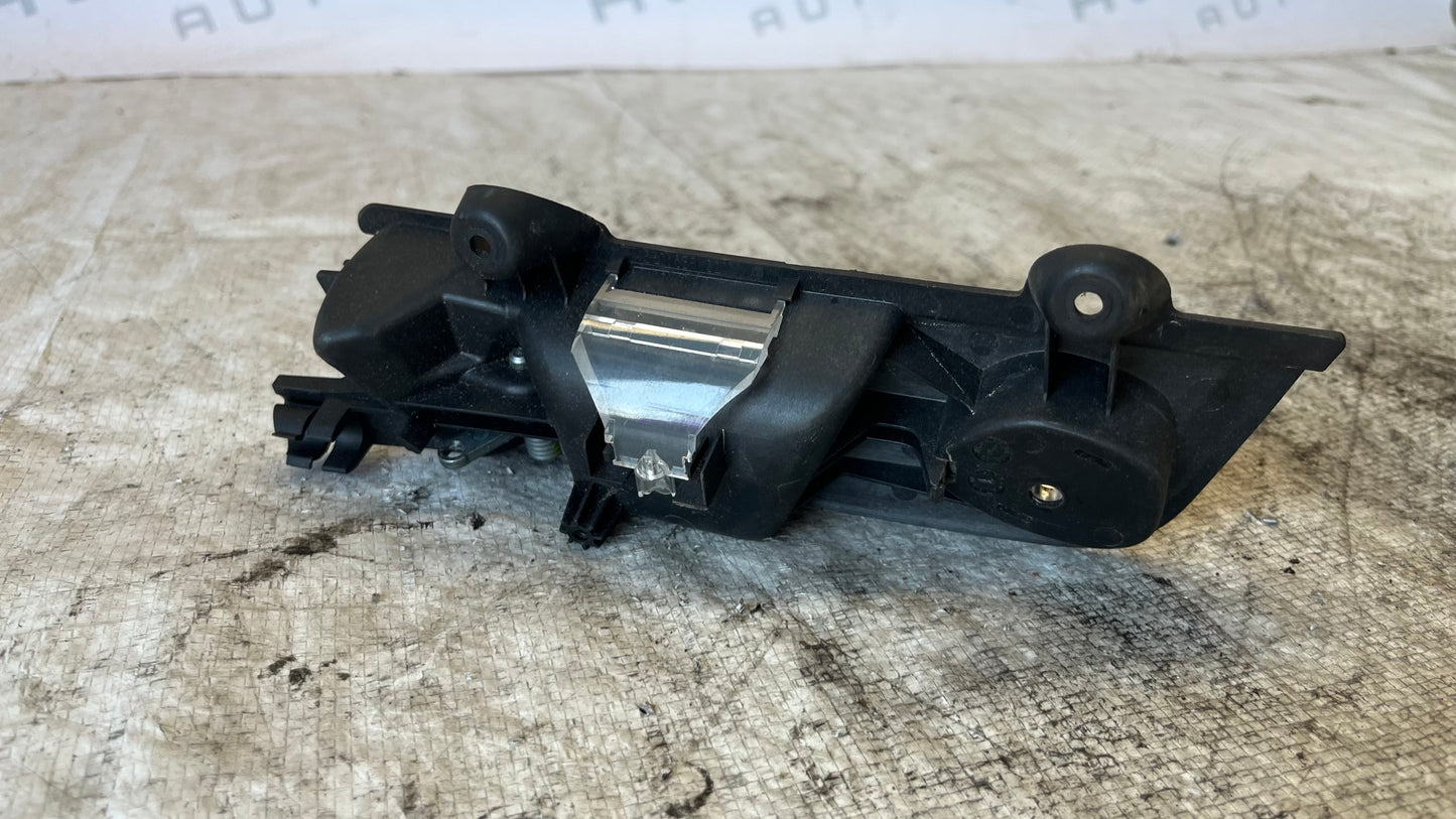 Audi A4 2.0TDi вътрешна дръжка задна дясна врата