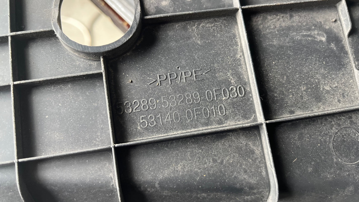 Кора предна броня Toyota Verso 2009-2013