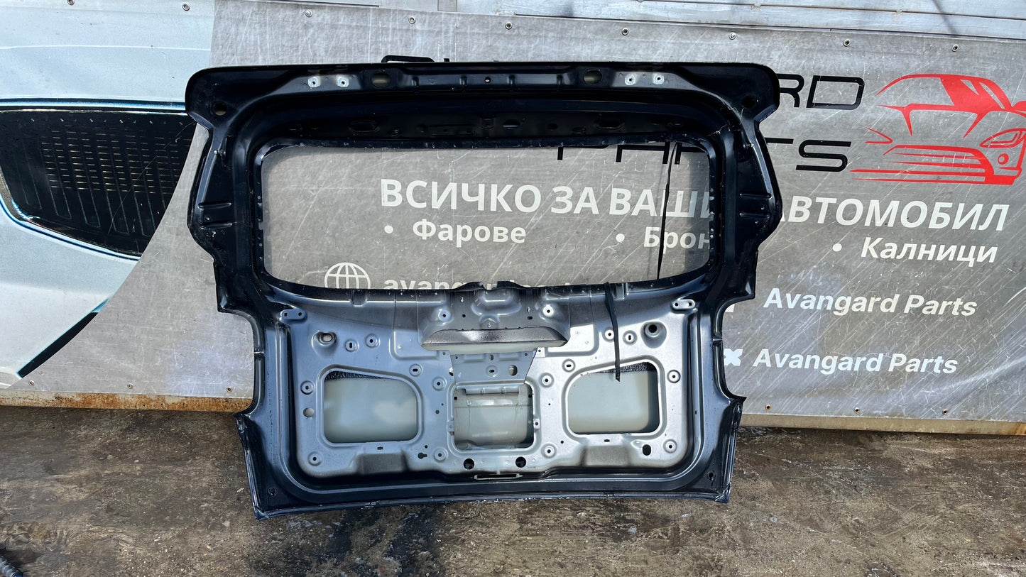 Багажна врата Jeep Renegade 2014-