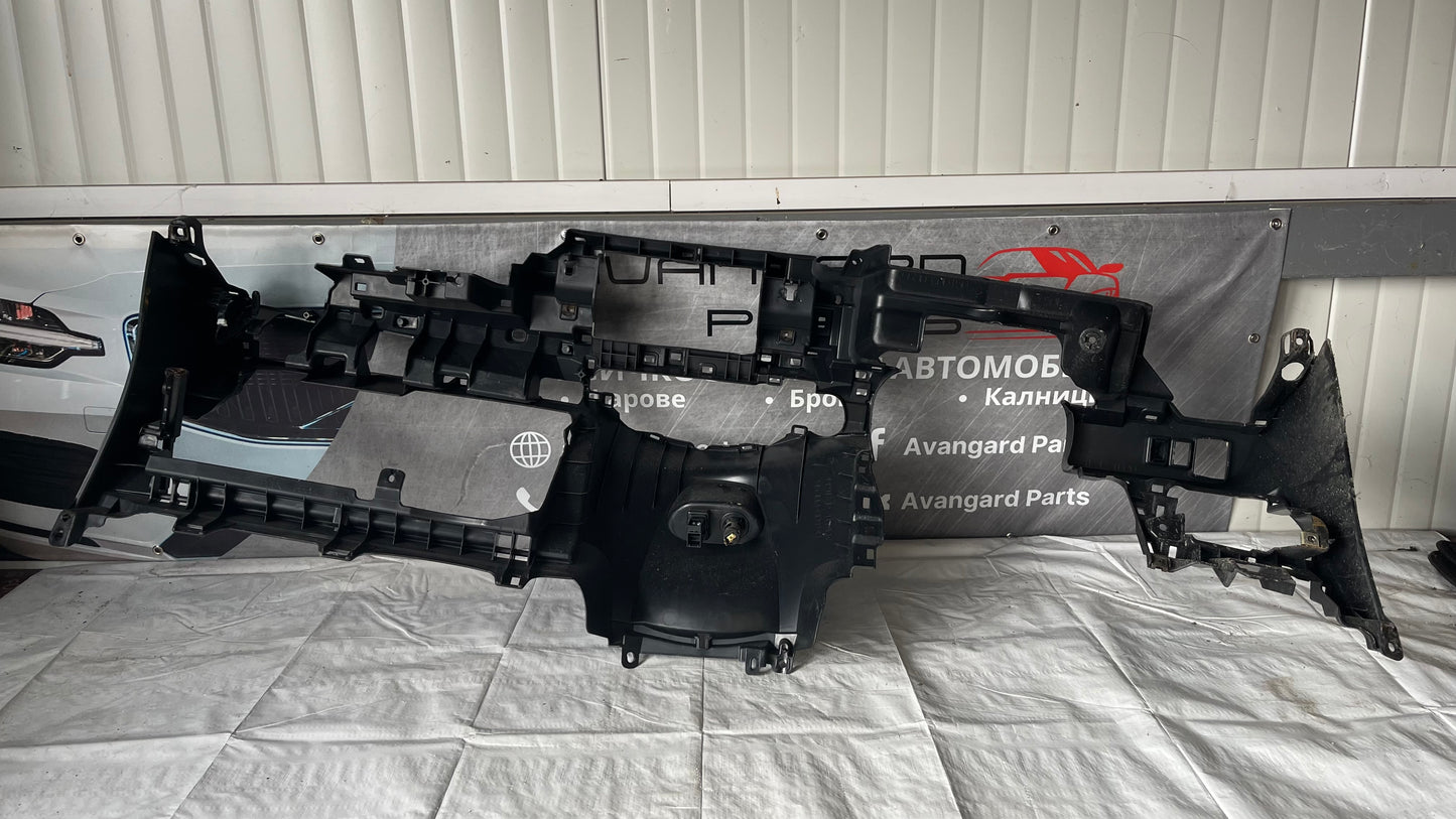 Долна част на табло Toyota Yaris 2015-2018