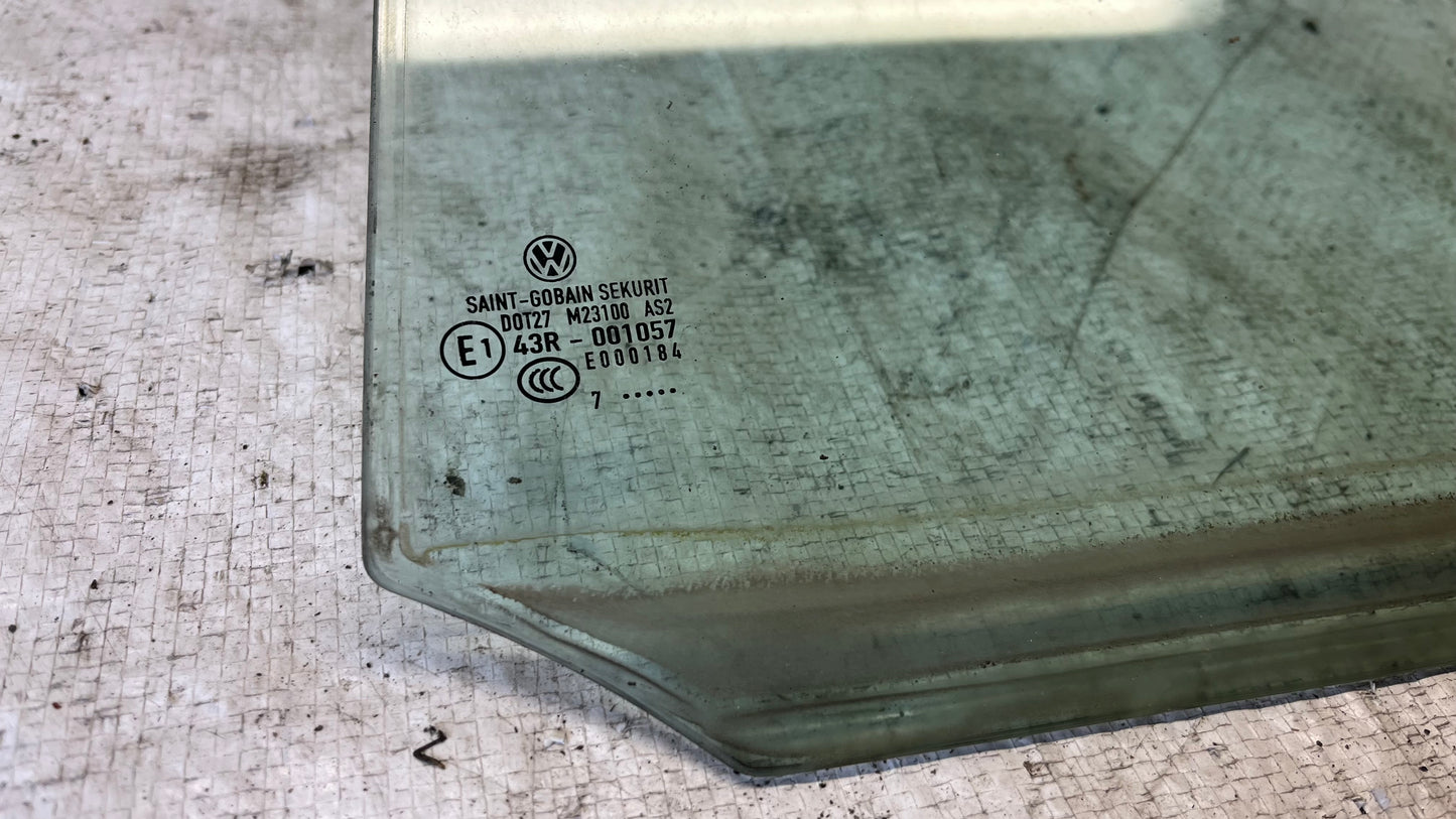 Volkswagen Touran 1 03- стъкло задно дясно