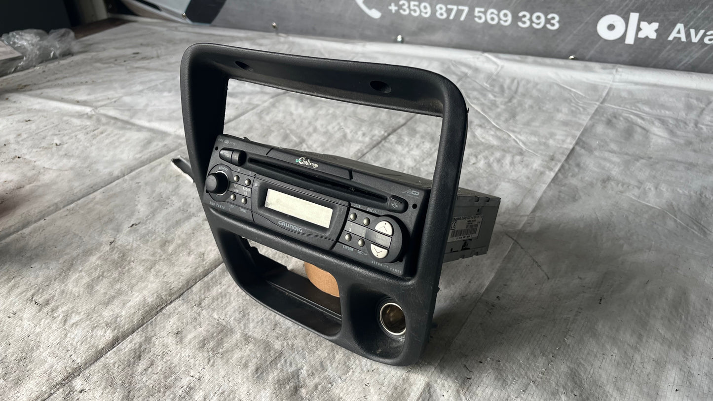 Панел и радио Grundig Suzuki Ignis