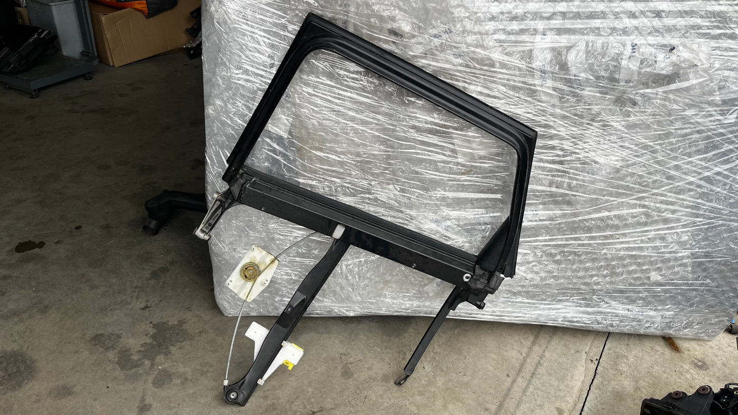 Audi A3 8P рамка на задна дясна врата