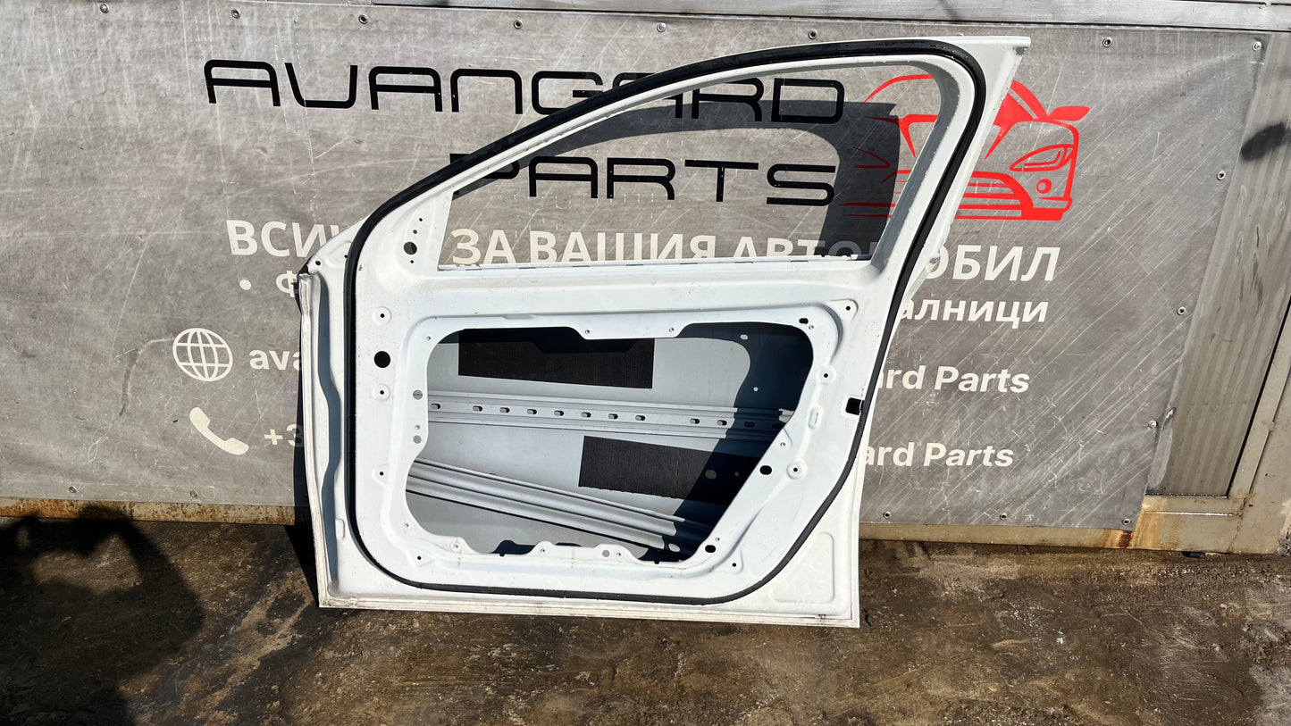 Предна дясна врата Mercedes A W176 (2012-2018)