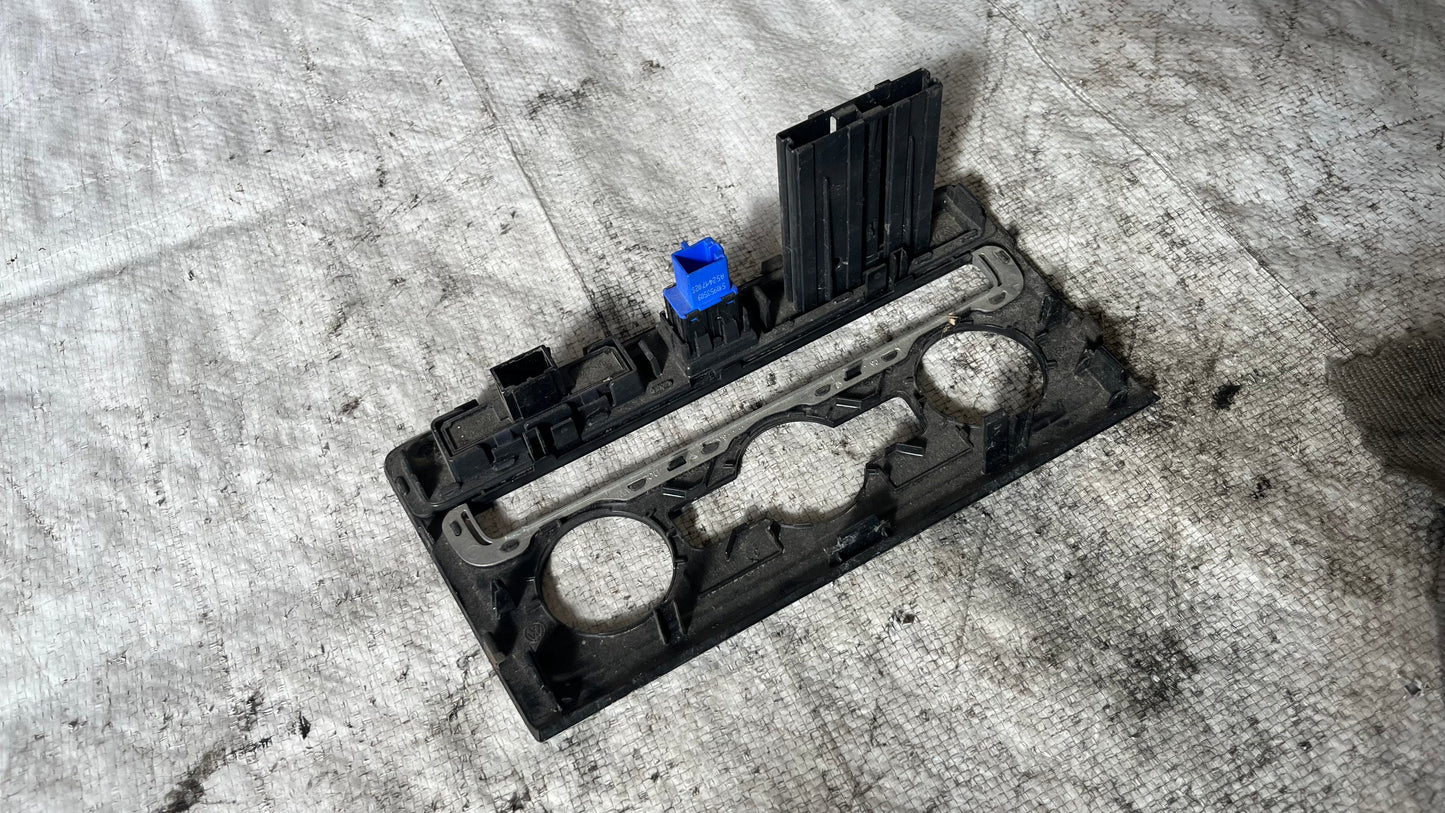 Volkswagen Golf 7 централен панел на климатик