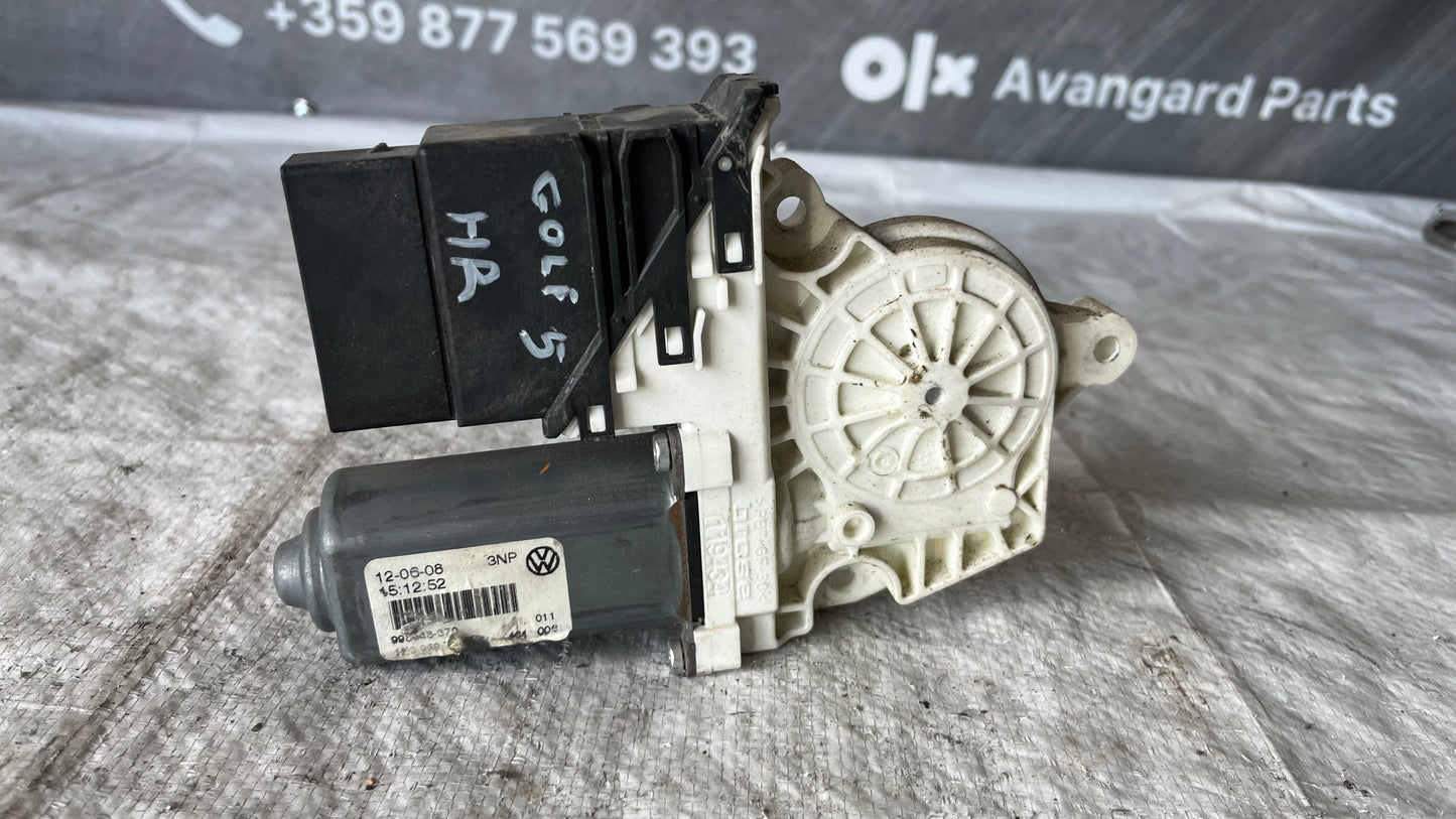 Заден десен стъклоповдигач Volkswagen Passat B6