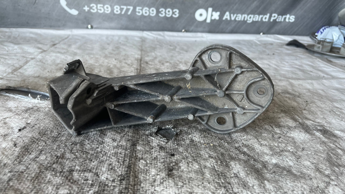 Mercedes A W168 лапа двигател