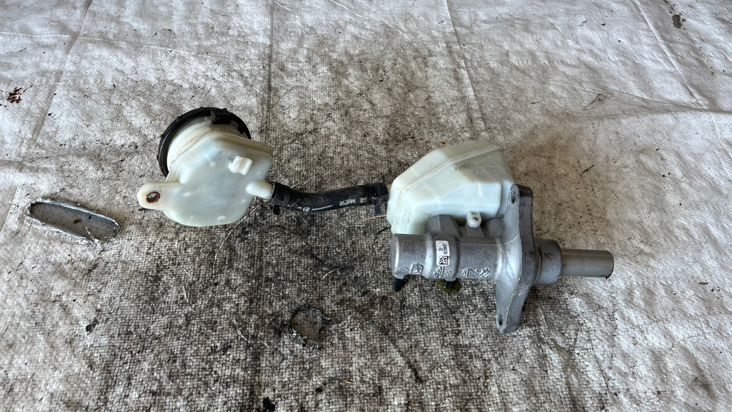 Honda Civic 7 спирачна помпа