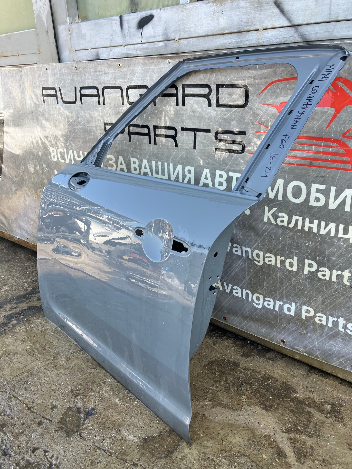 Предна лява врата за Mini Countryman F60 2016-2024г.