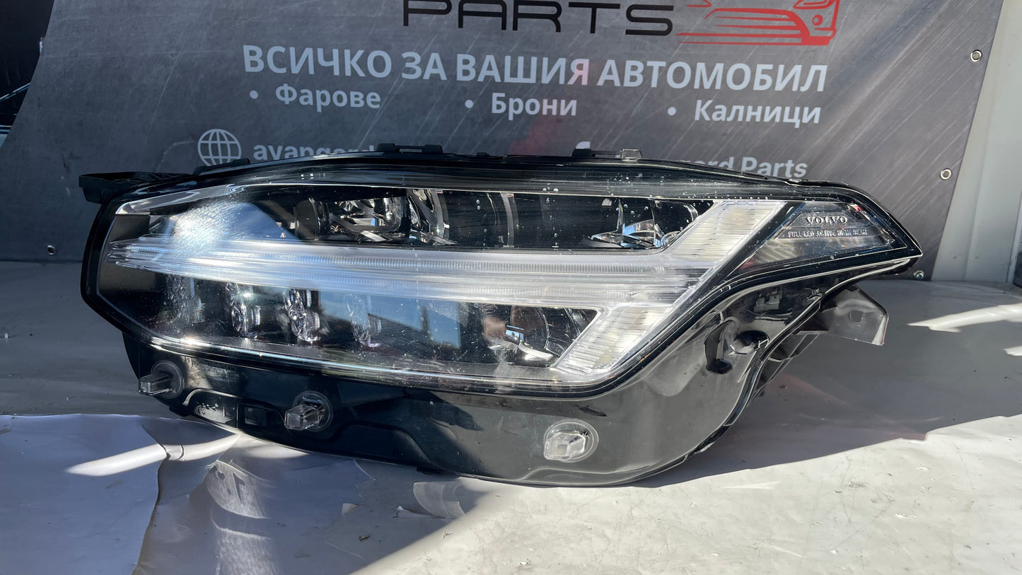 Ляв и десен фар Volvo XC90 2 2016-