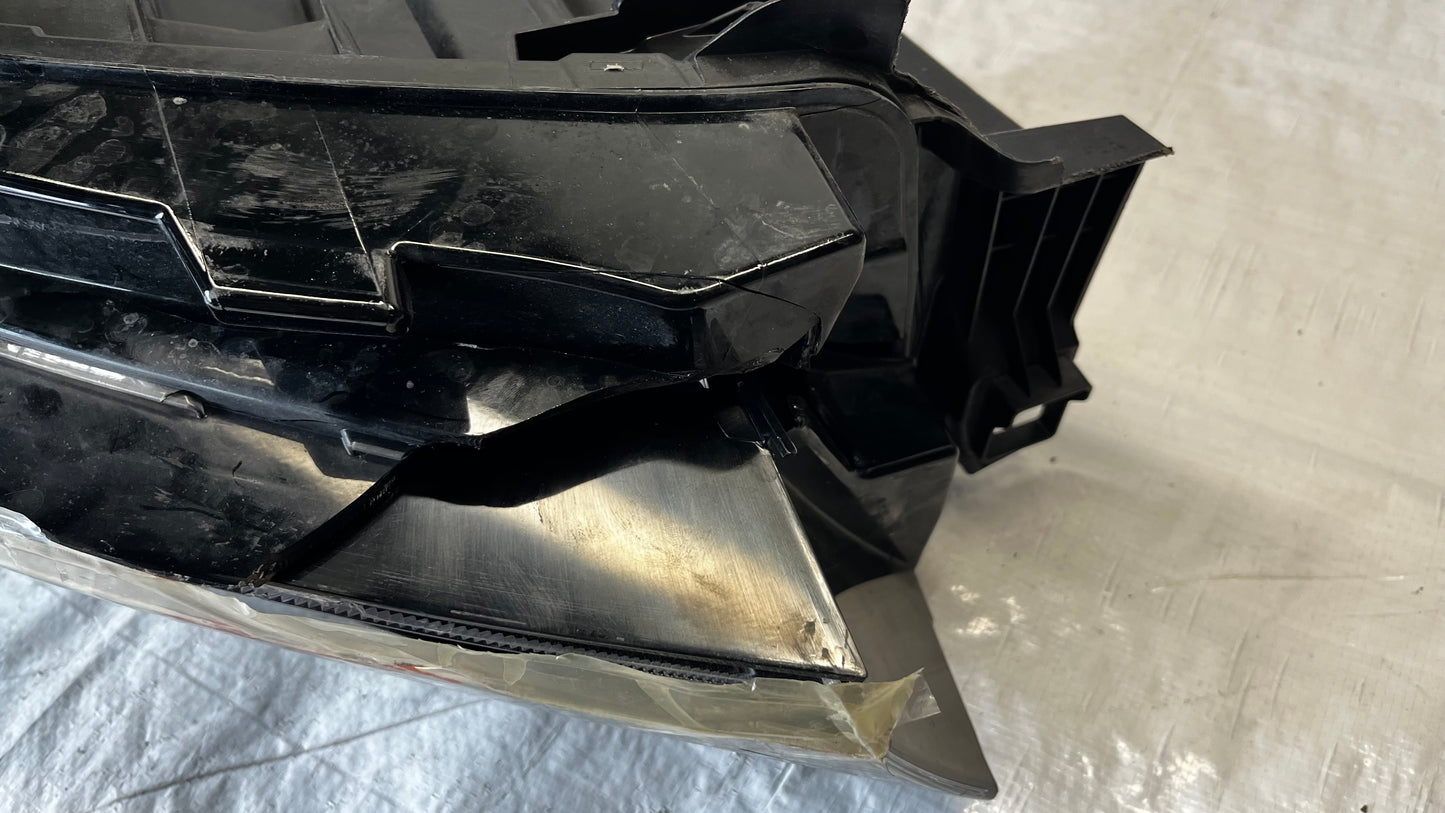 Skoda Enyaq 4 ляв фар