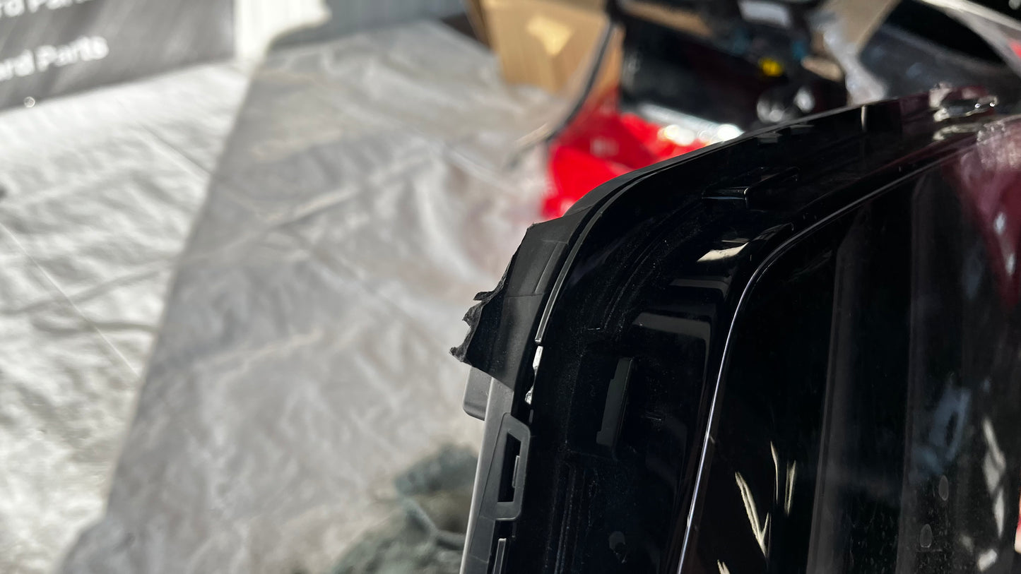 Peugeot 208 GT 2023 ляв халоген