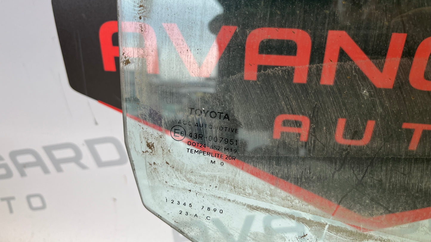 Toyota Yaris 06- предно дясно стъкло