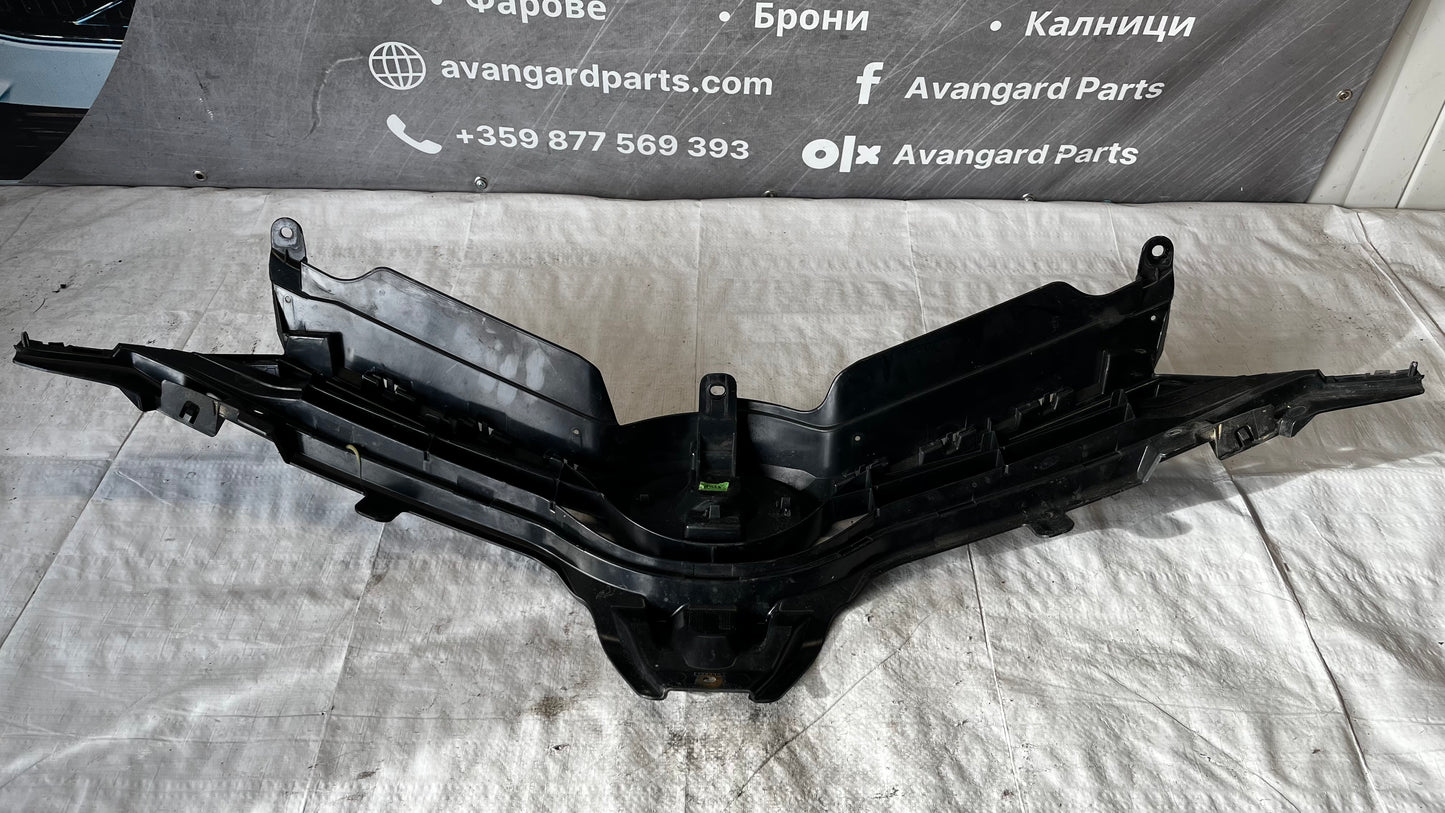 Toyota Auris 2 15- предна решетка