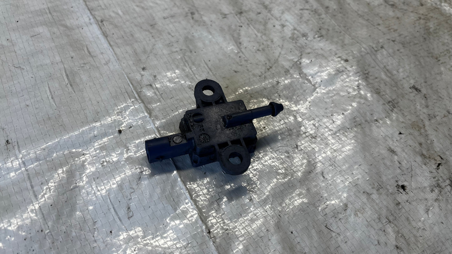 Mercedes GLA сензор за удар