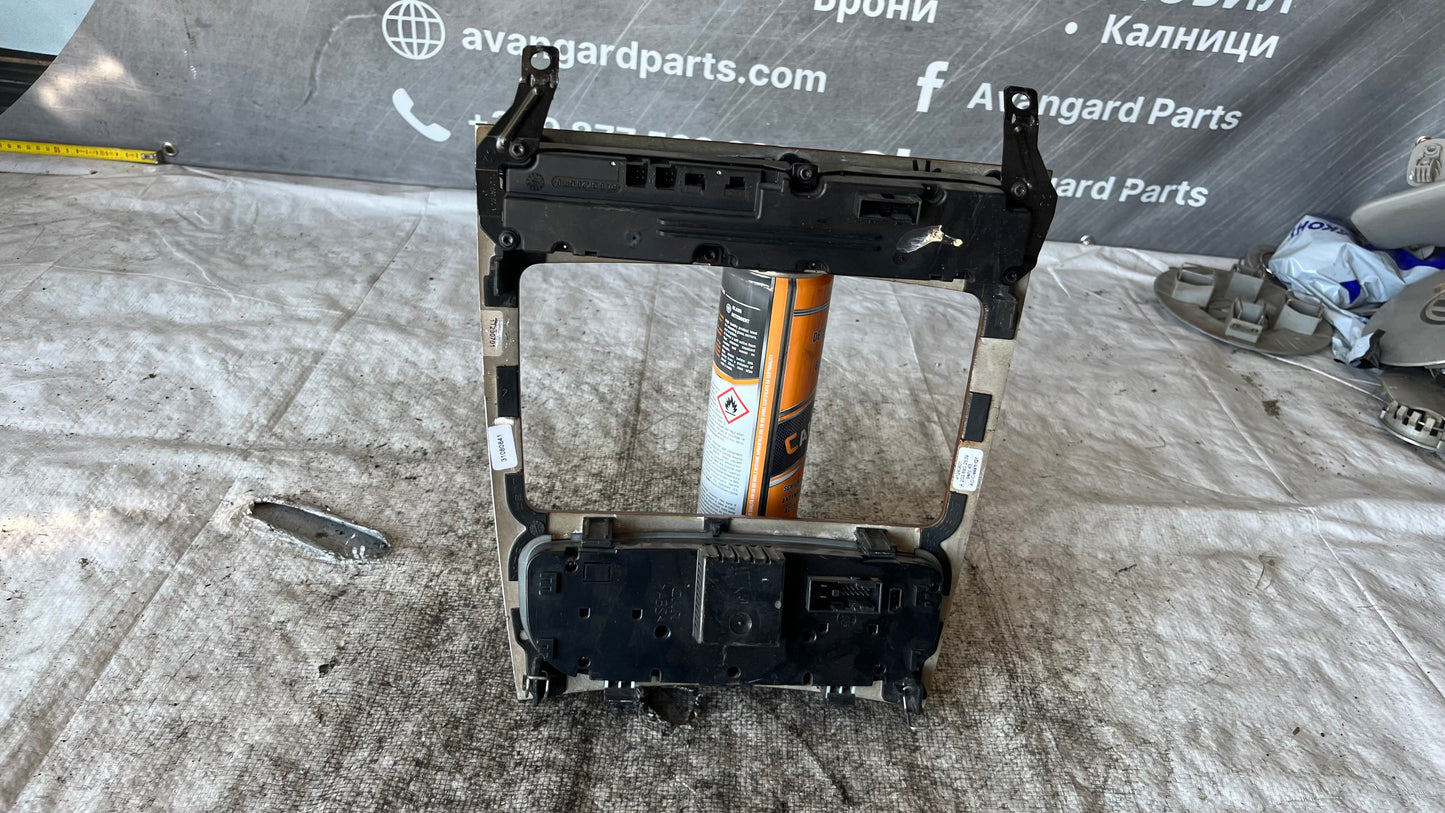 Mercedes C W203 среден панел