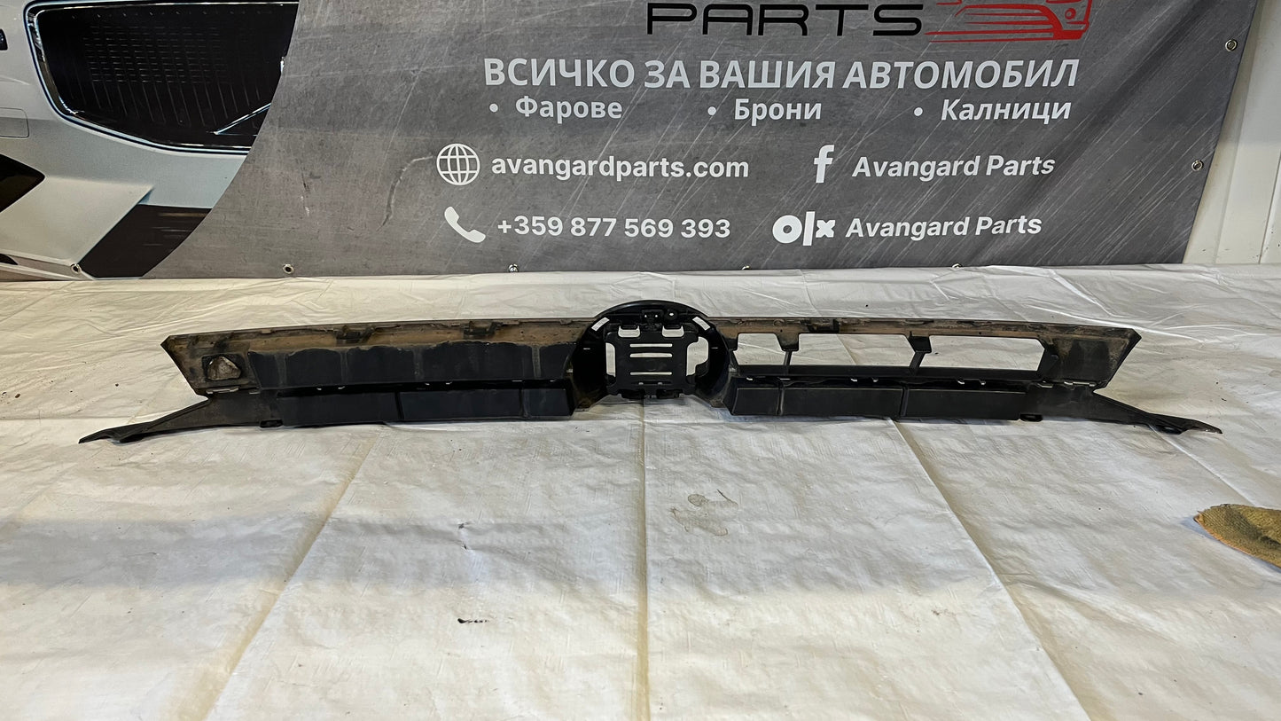 Решетка Volkswagen Polo 6