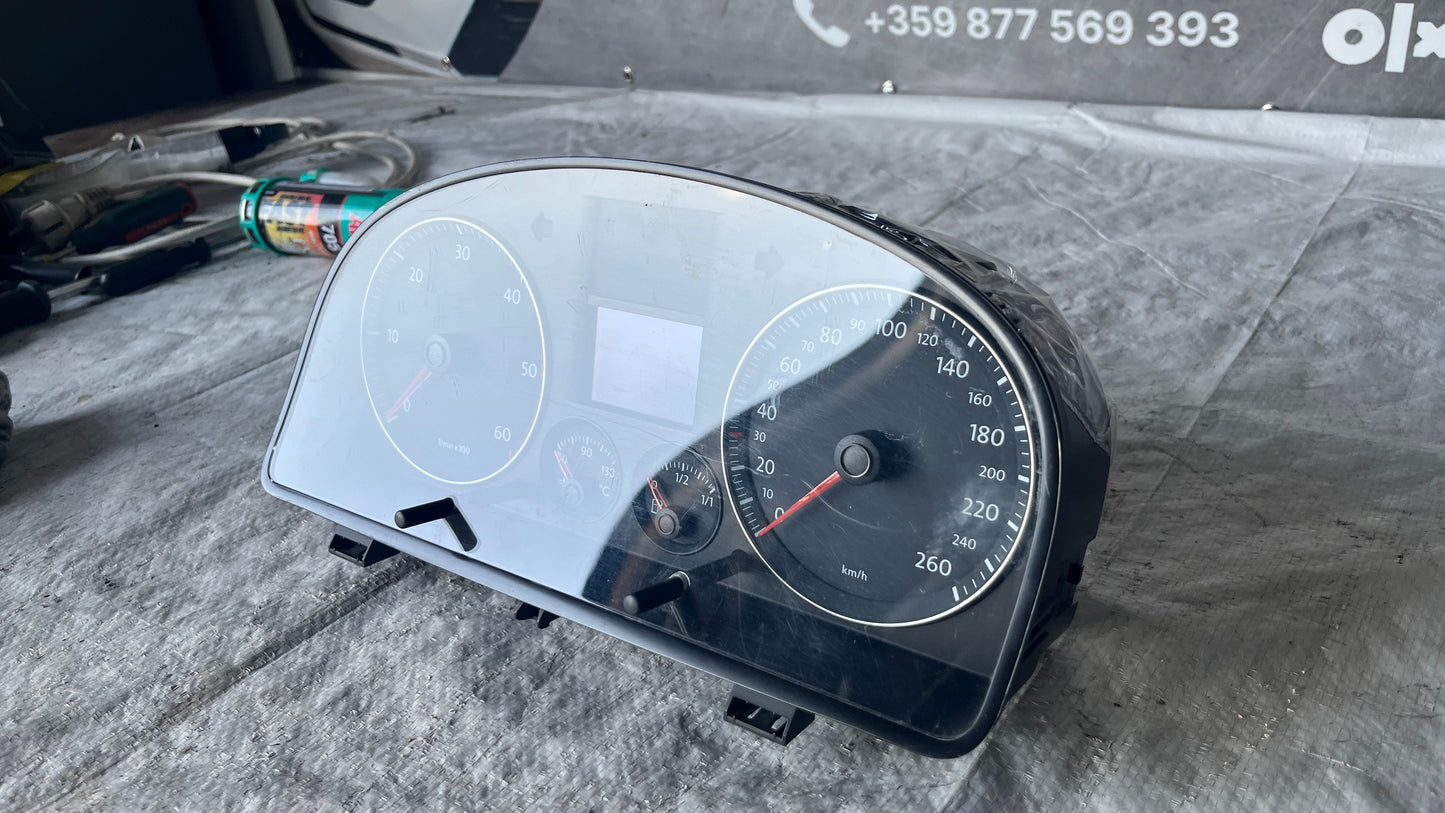 Километраж Volkswagen Touran 1