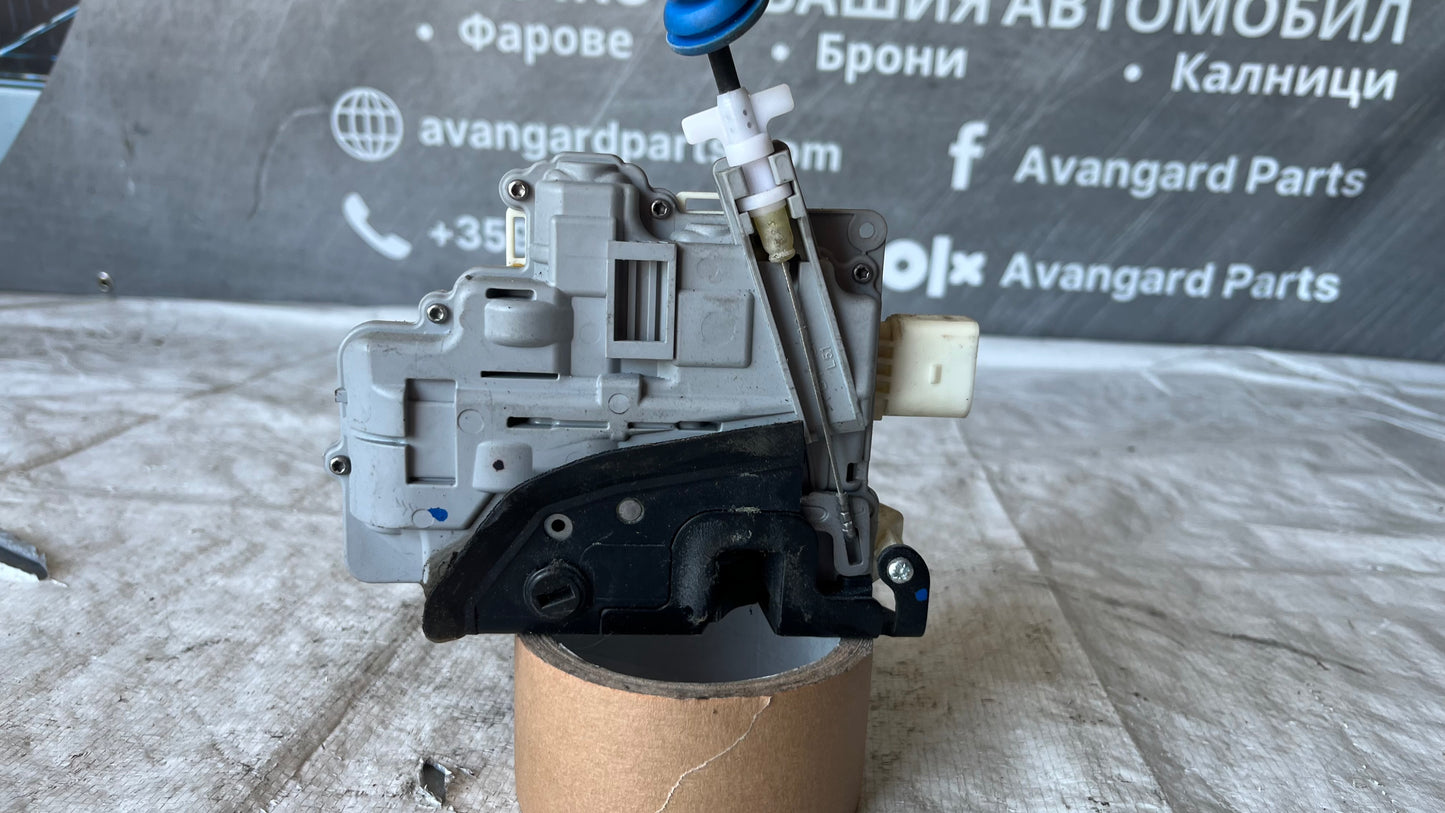 Задна лява брава Skoda Superb 2