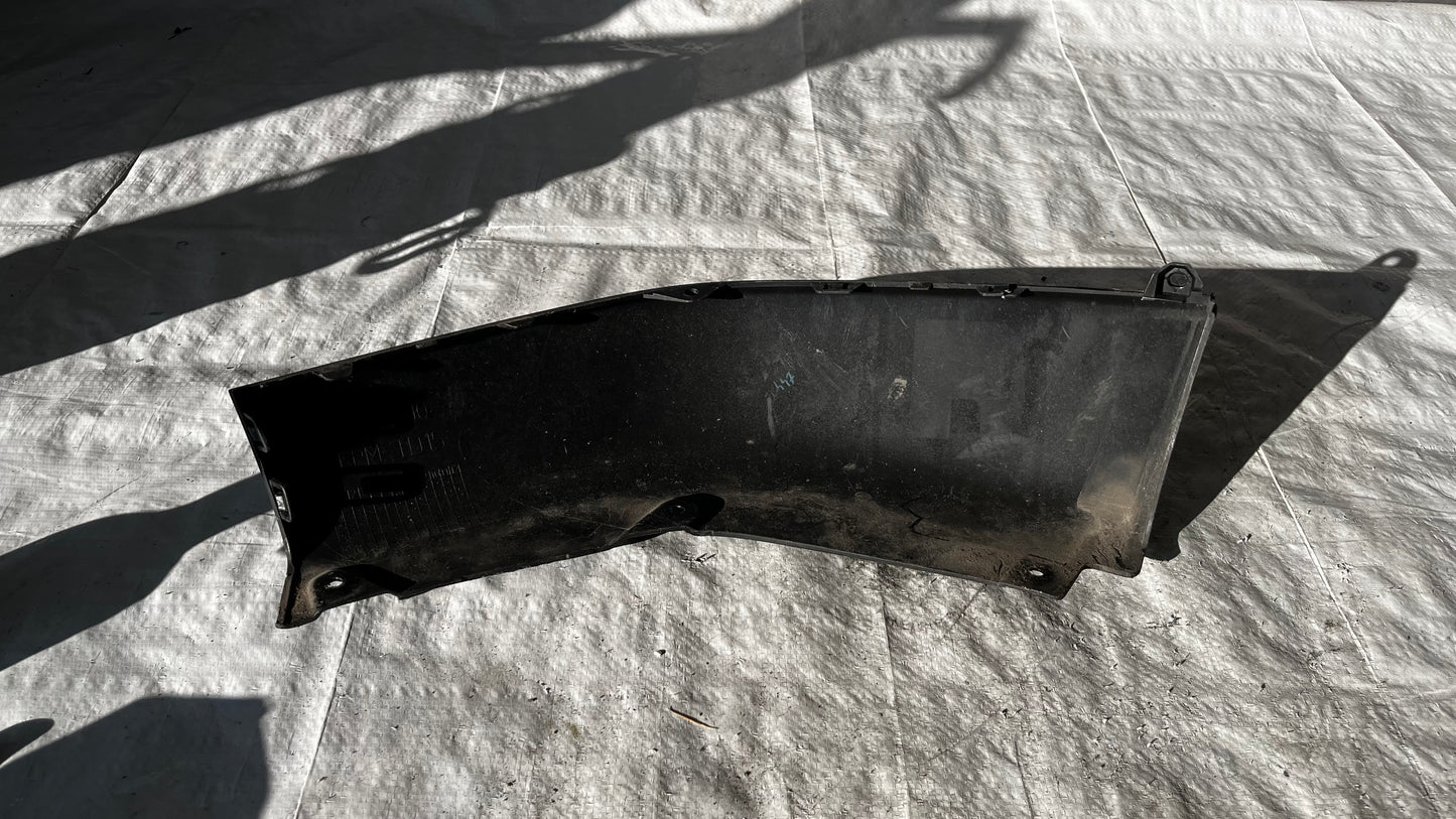 Suzuki Vitara 2024 ляв ъгъл на преден лип