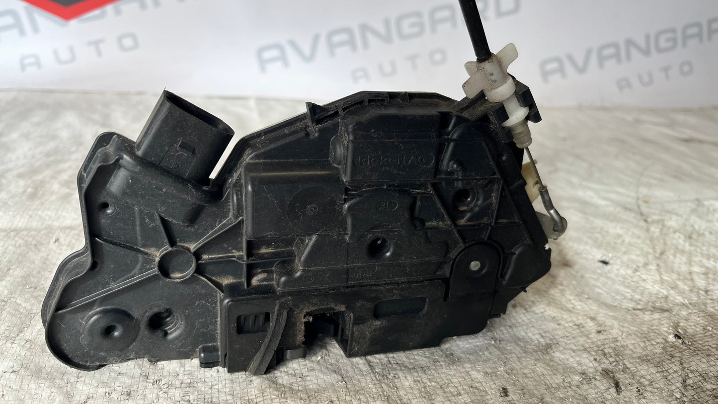 Volkswagen Tiguan 5N брава предна лява.