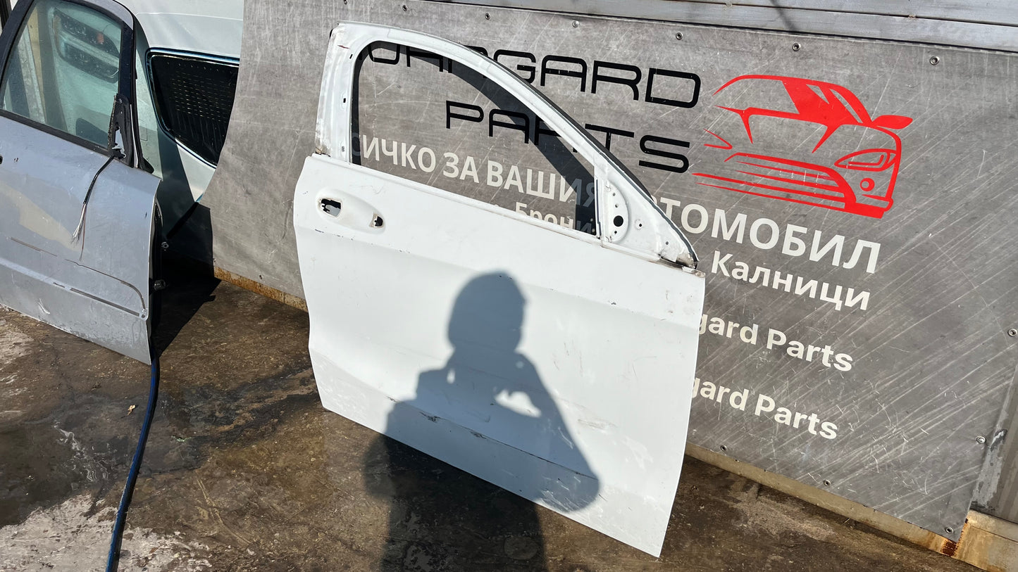 Предна дясна врата Mercedes A W176 (2012-2018)