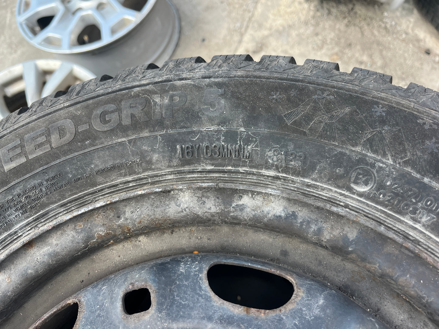 Гуми 175 70 14 Semperit