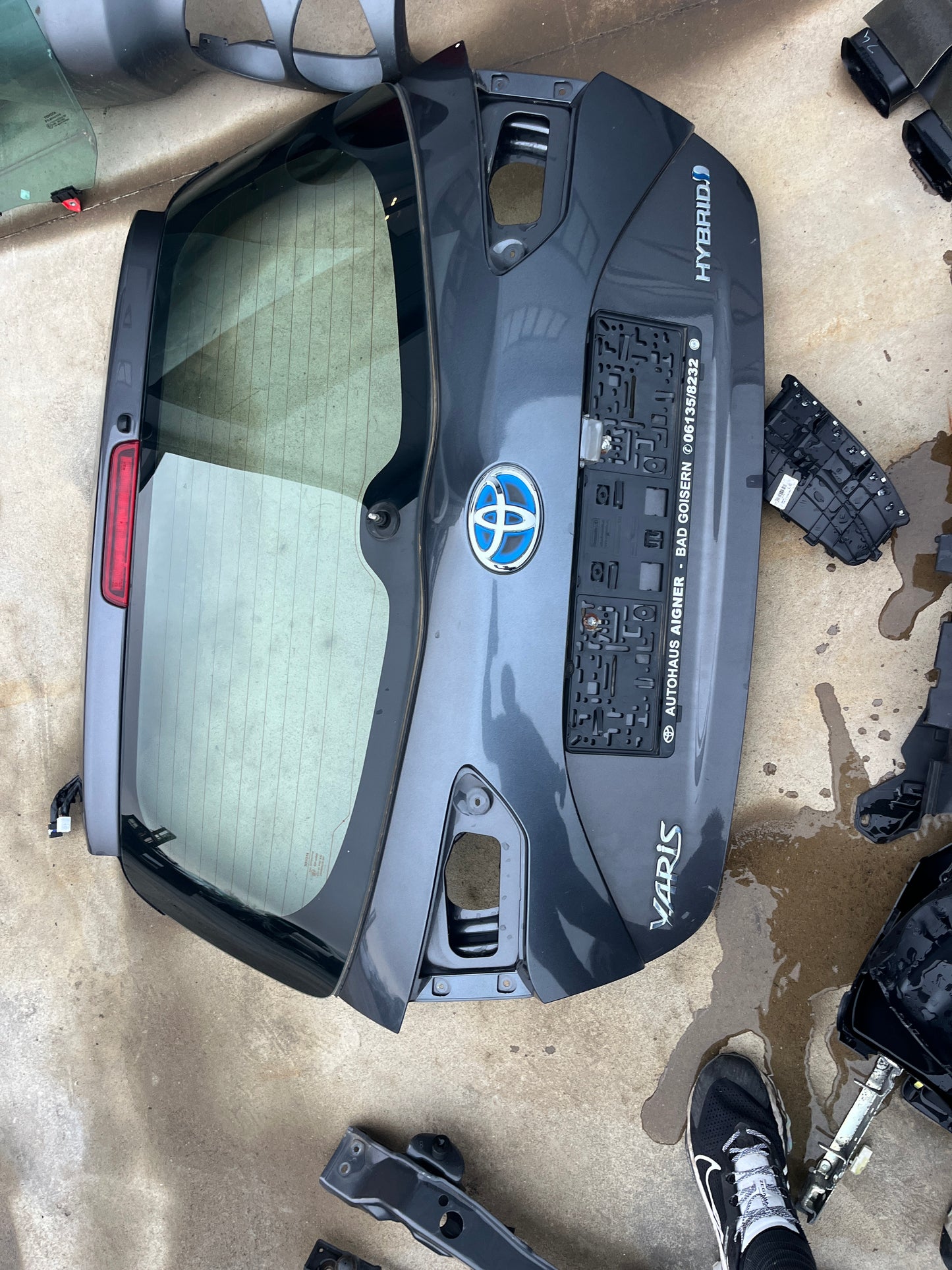Капак,багажник Toyota Yaris 2020г.