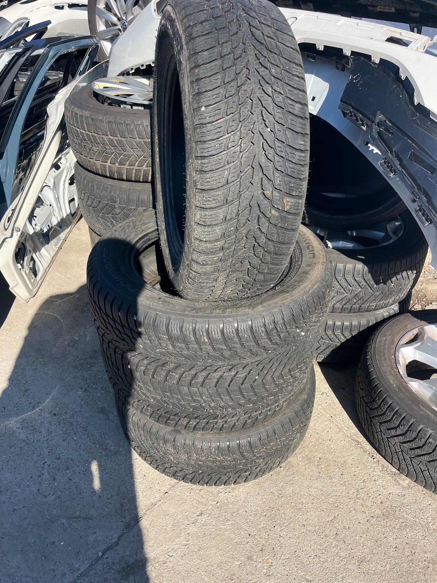 Гуми 215 60 16 Nokian