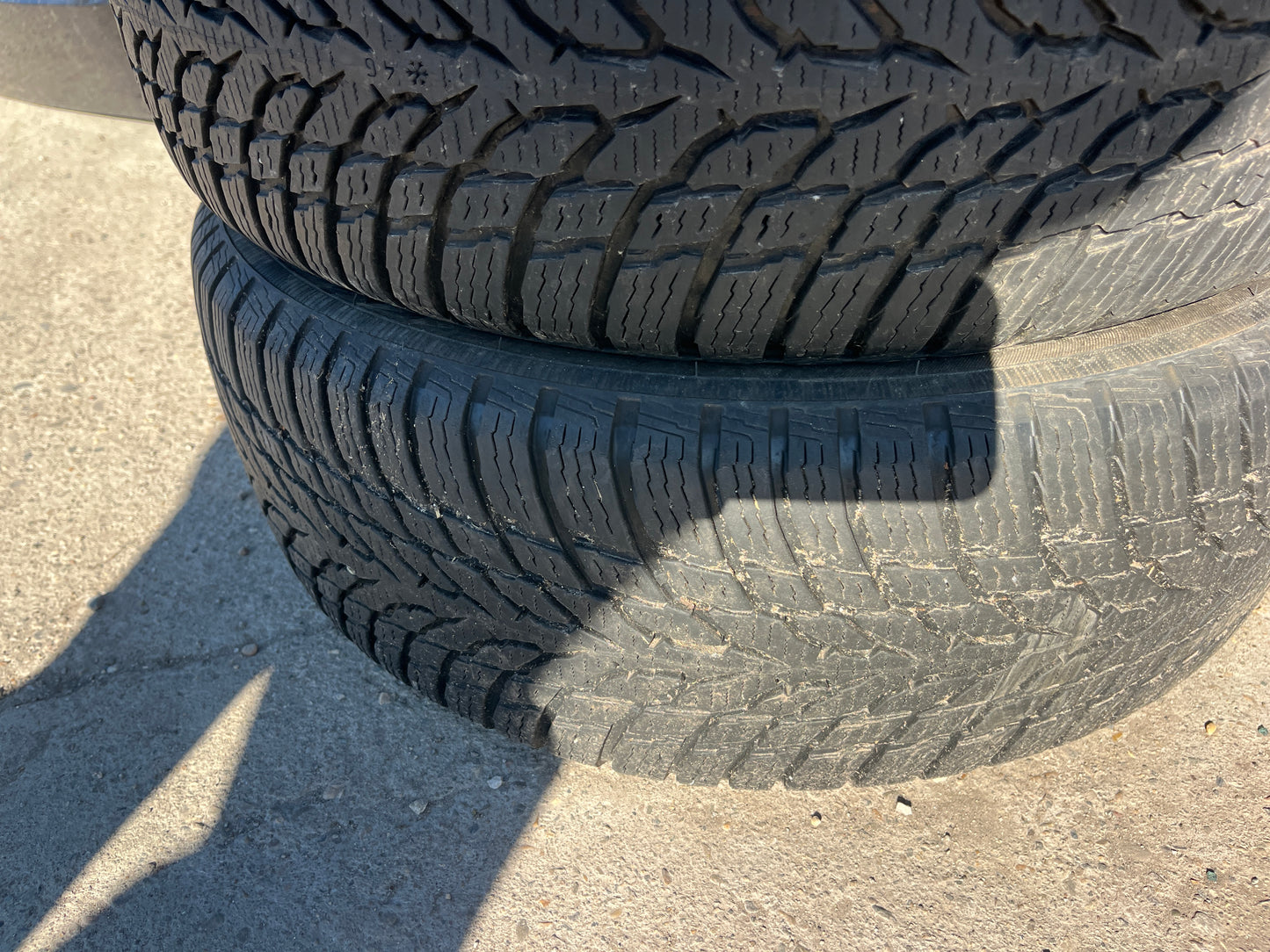 Гуми 215 60 16 Nokian