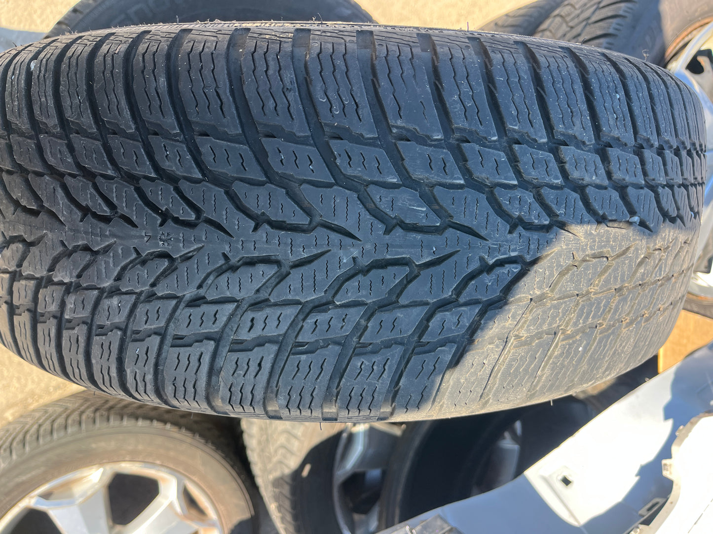 Гуми 215 60 16 Nokian
