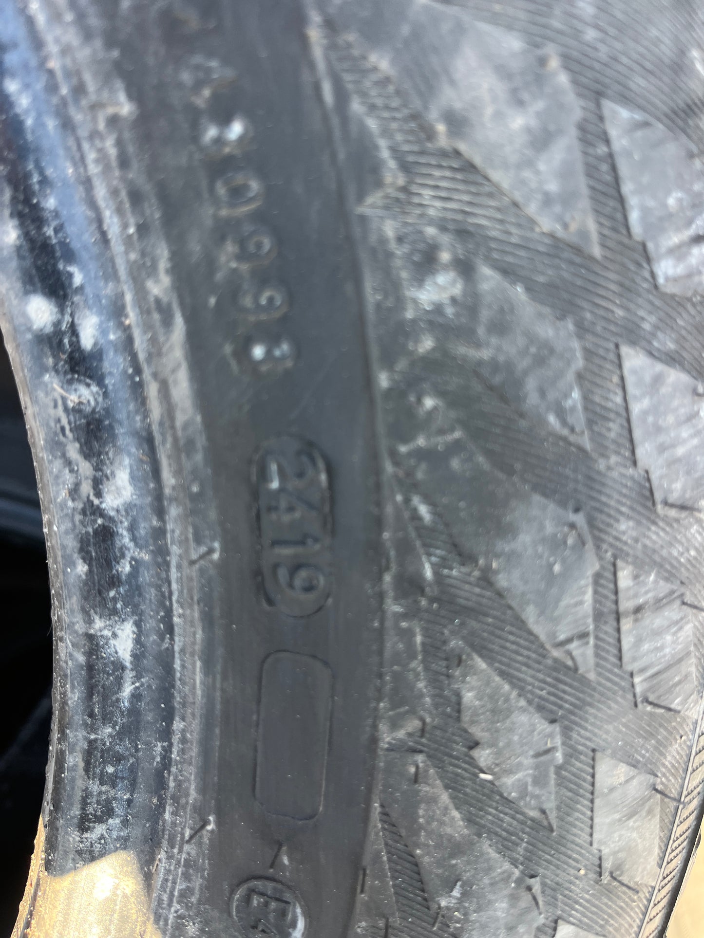 Гуми 215 60 16 Nokian