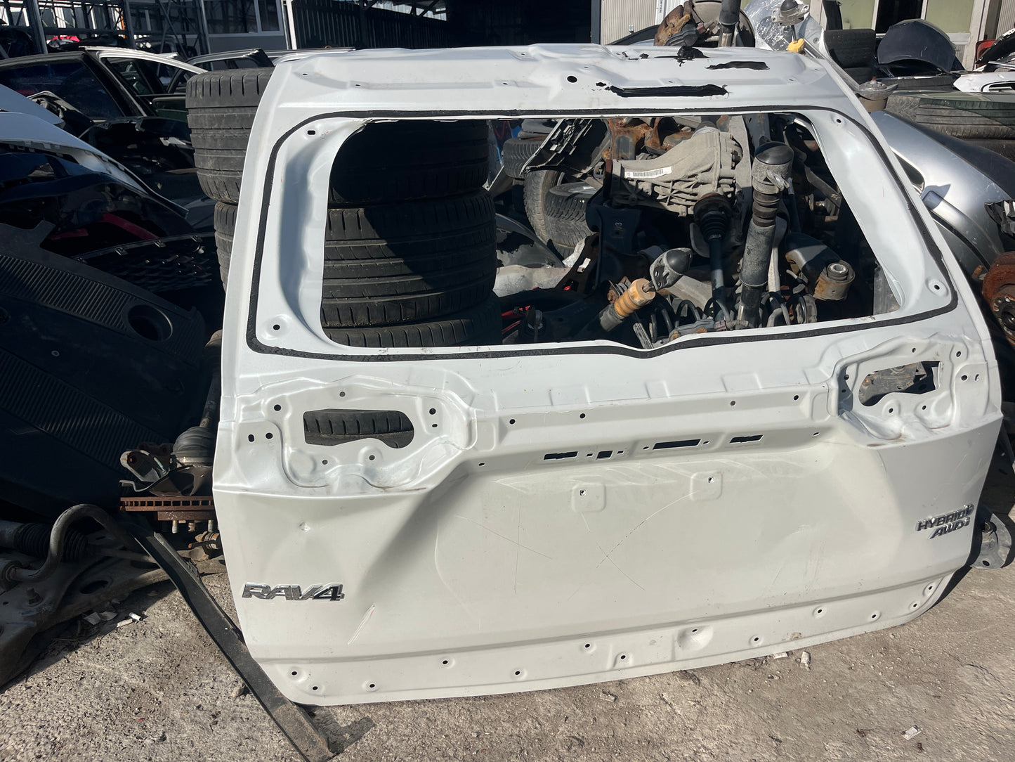 Багажна врата Toyota Rav4 2019-