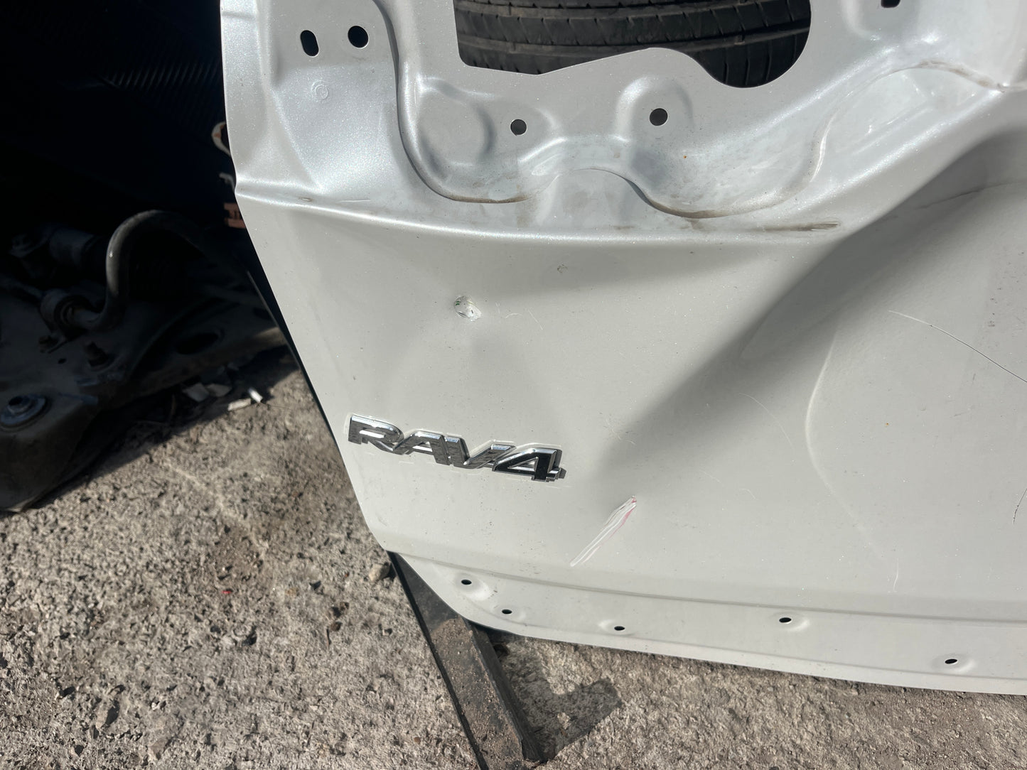 Багажна врата Toyota Rav4 2019-