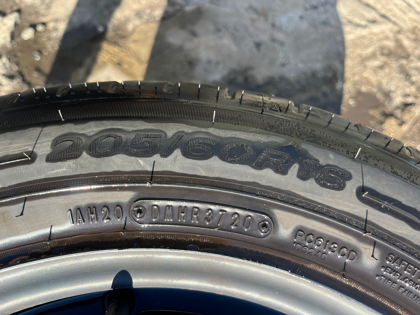 Гуми 205 60 16 Falken