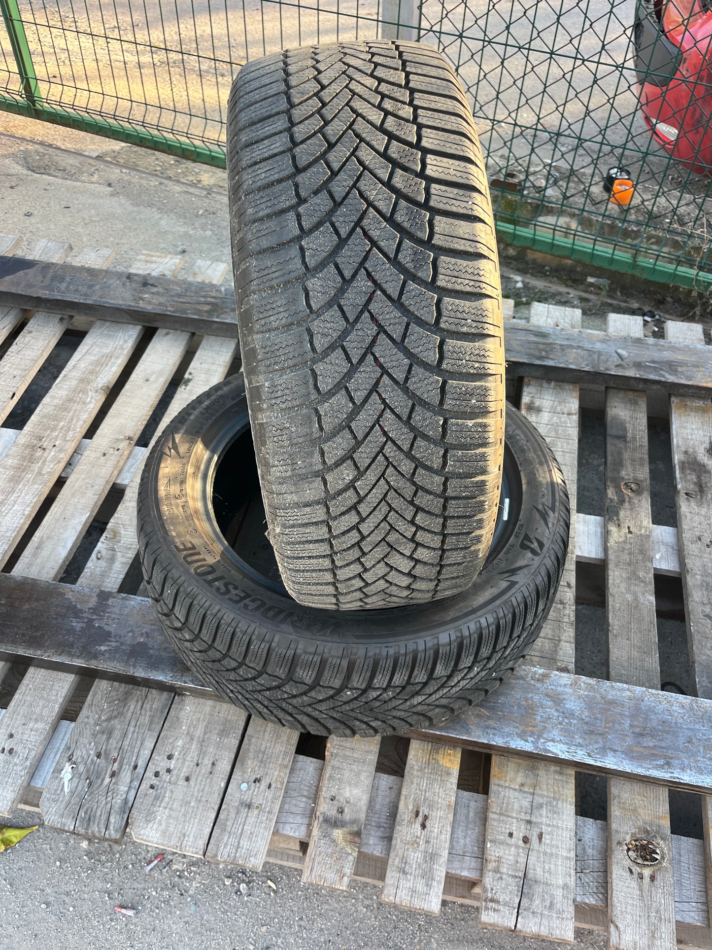 Гуми 225 50 17 Bridgestone