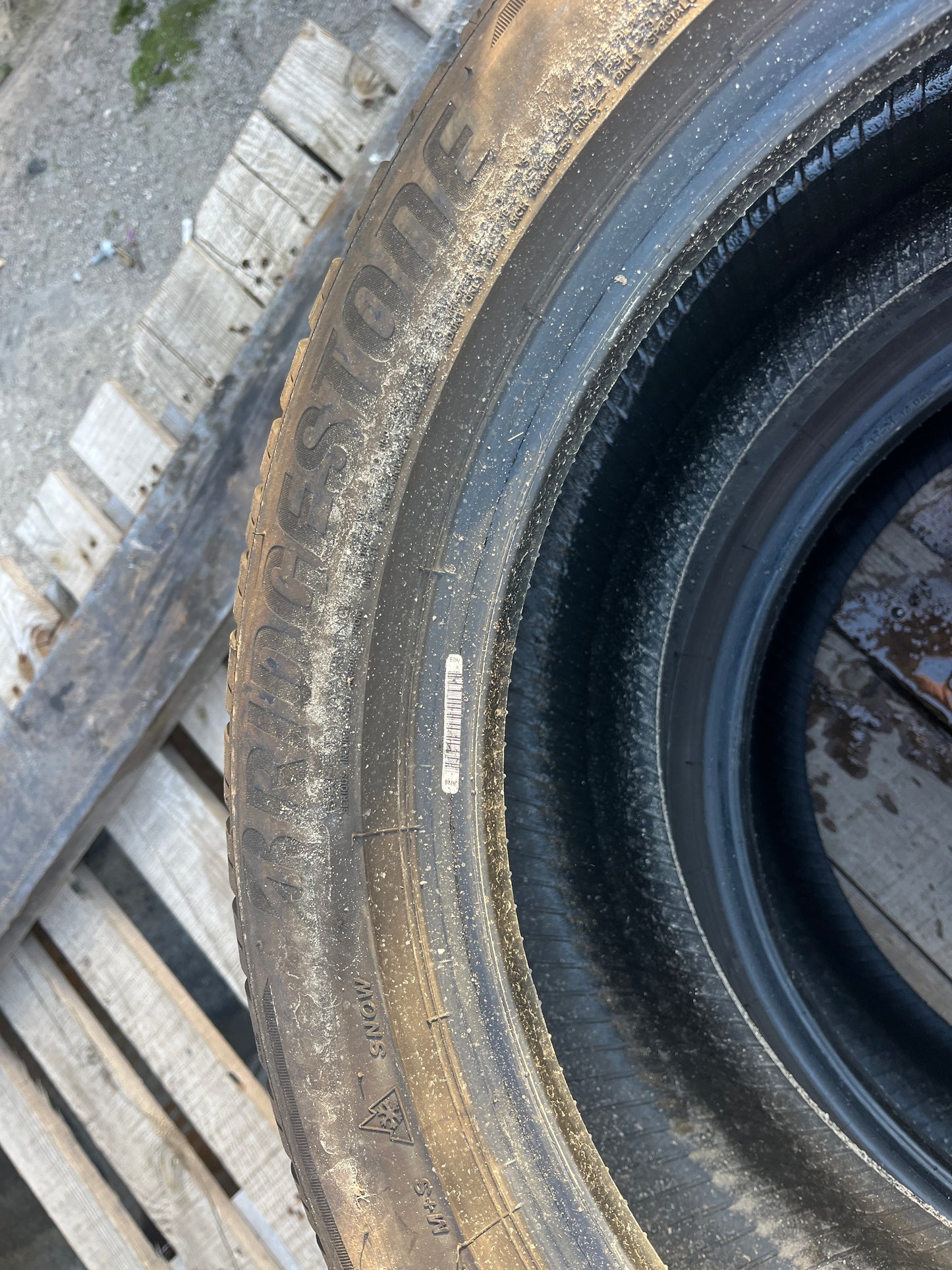 Гуми 225 50 17 Bridgestone