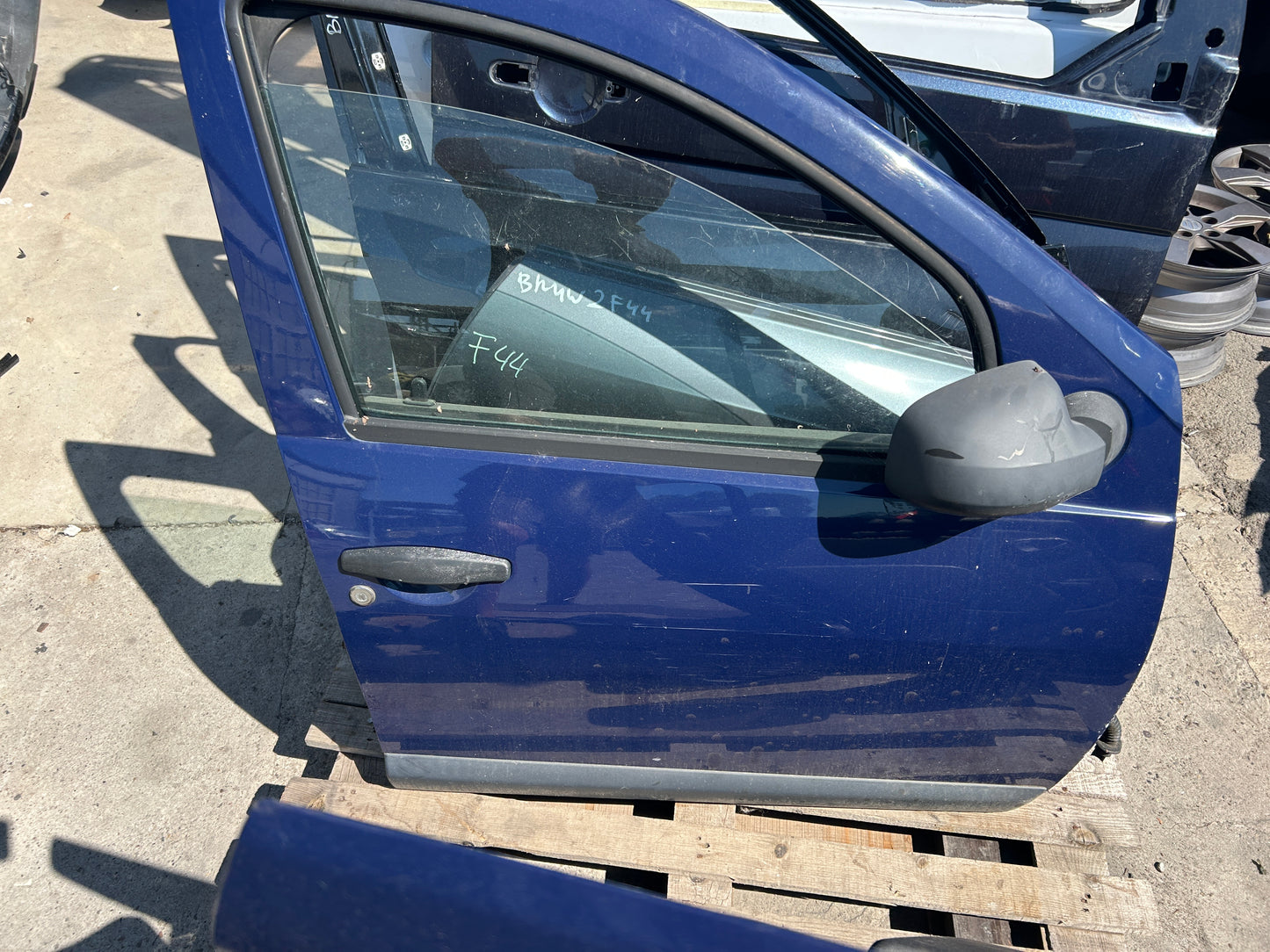 Врата Dacia Sandero 2010г.