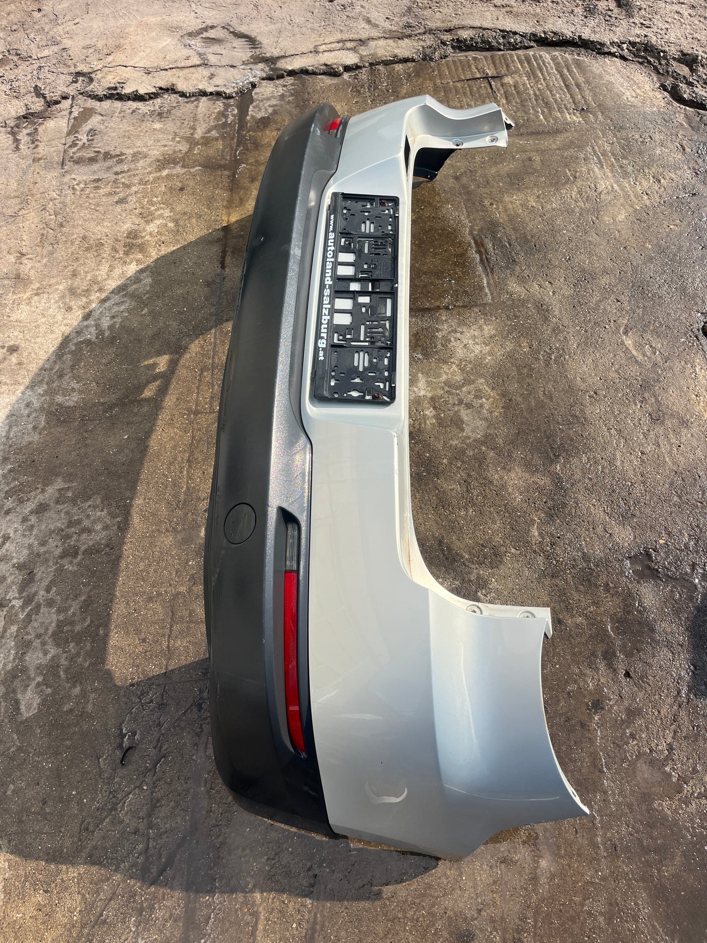 Оригинална задна броня за VW Tiguan 2010г.Добро състояние!
5N0807421.
www.avangardparts.com