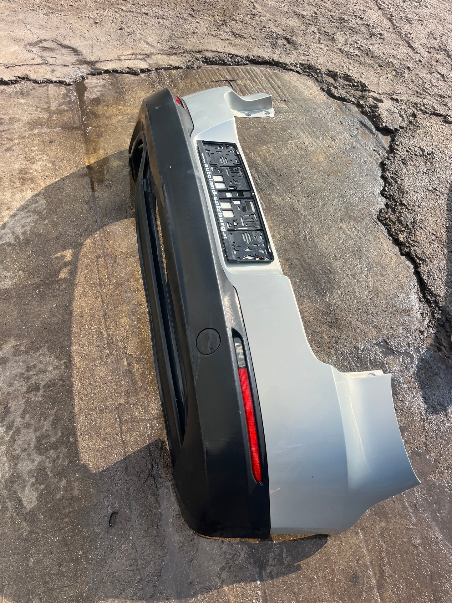Оригинална задна броня за VW Tiguan 2010г.Добро състояние!
5N0807421.
www.avangardparts.com