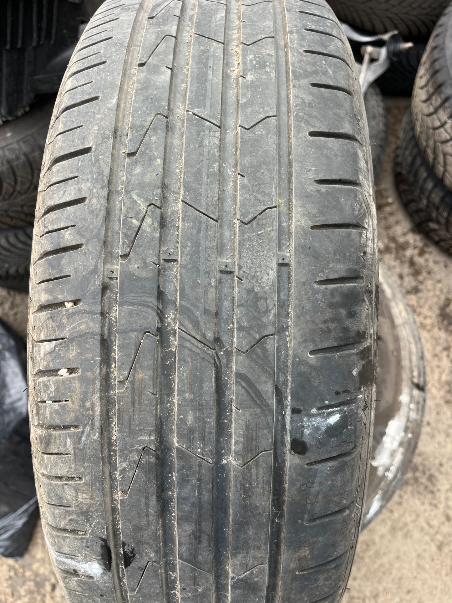 Гуми 215 65 16 Hankook