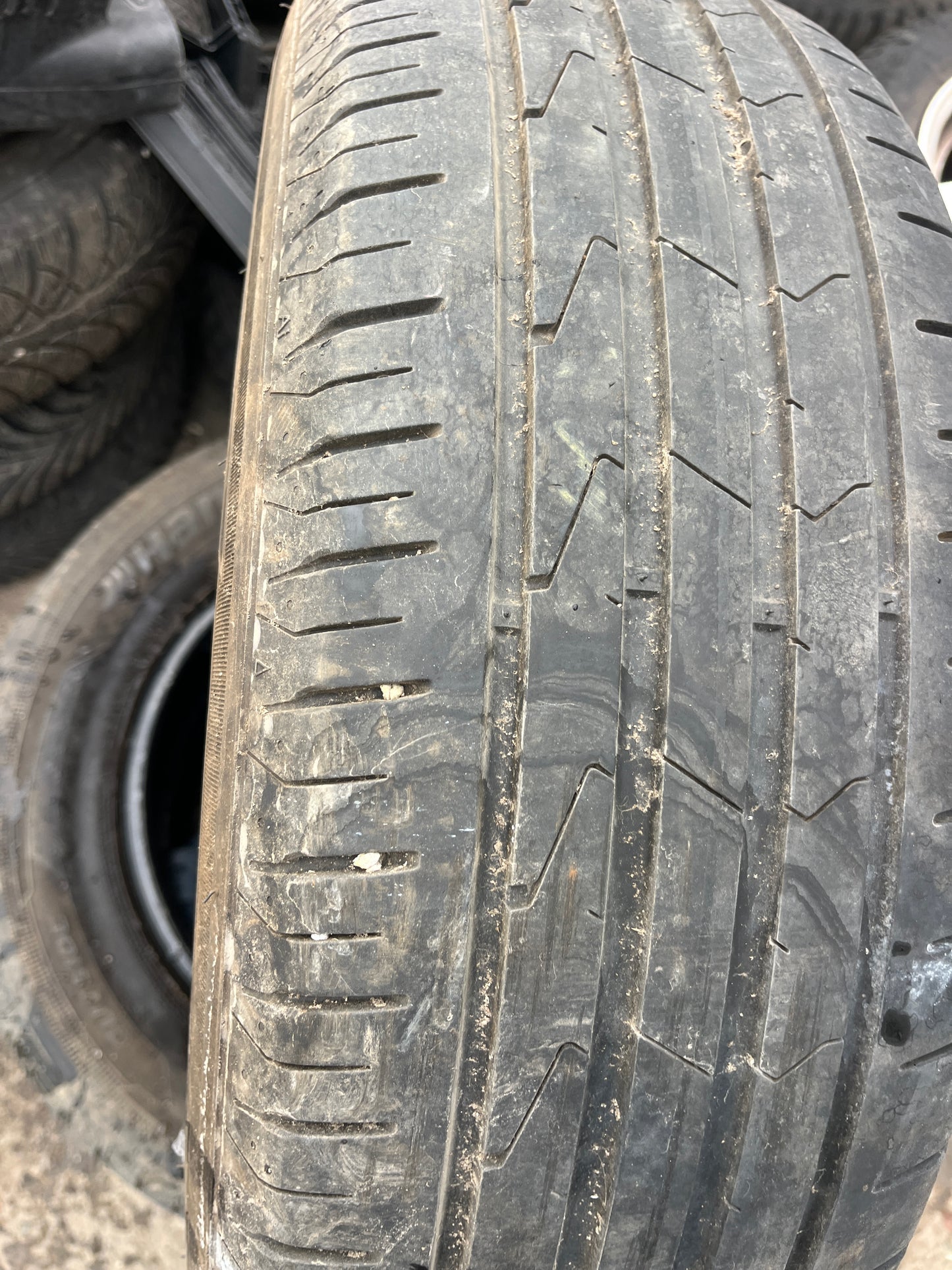 Гуми 215 65 16 Hankook
