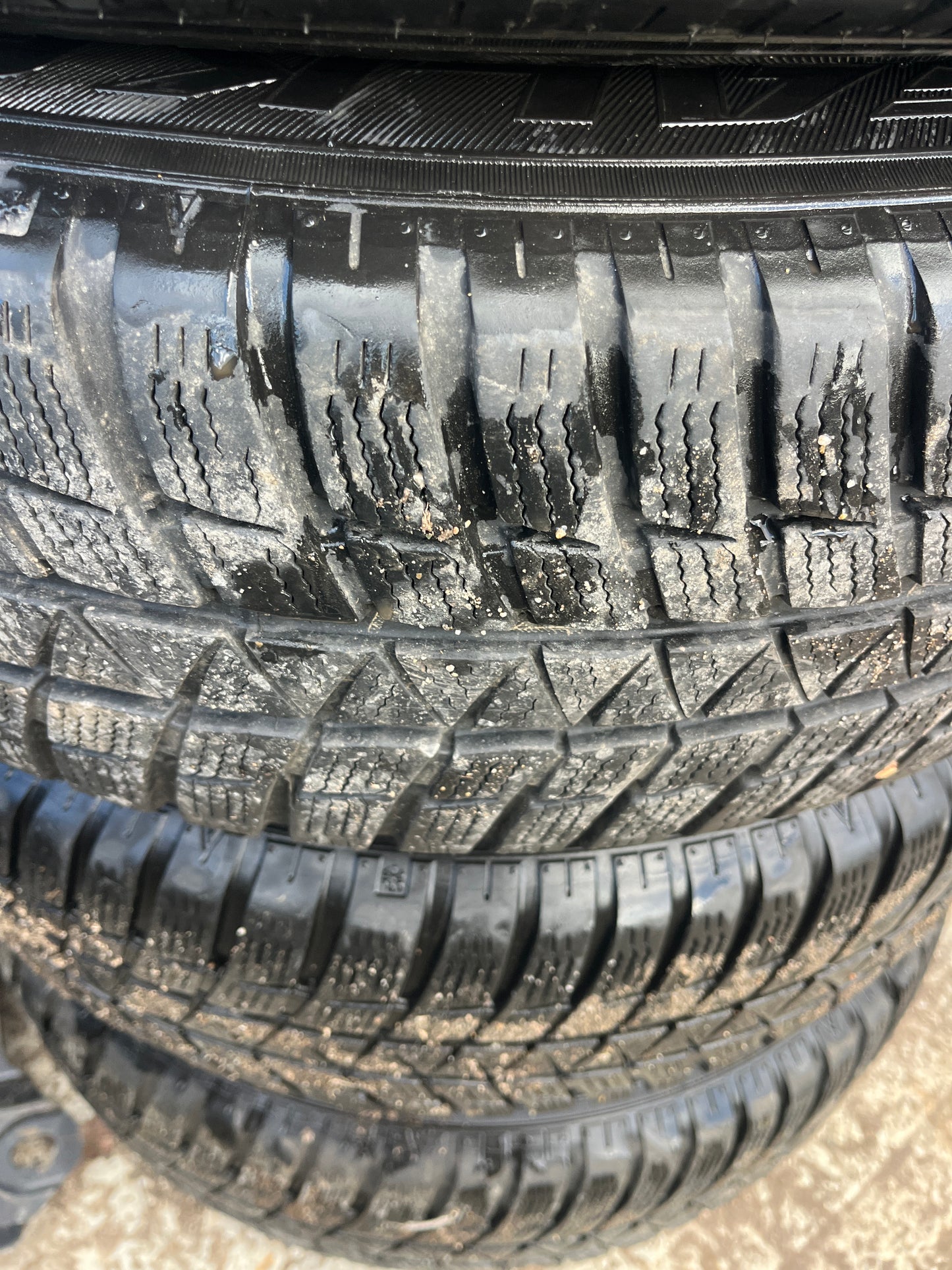 Гуми 215 65 17 Falken