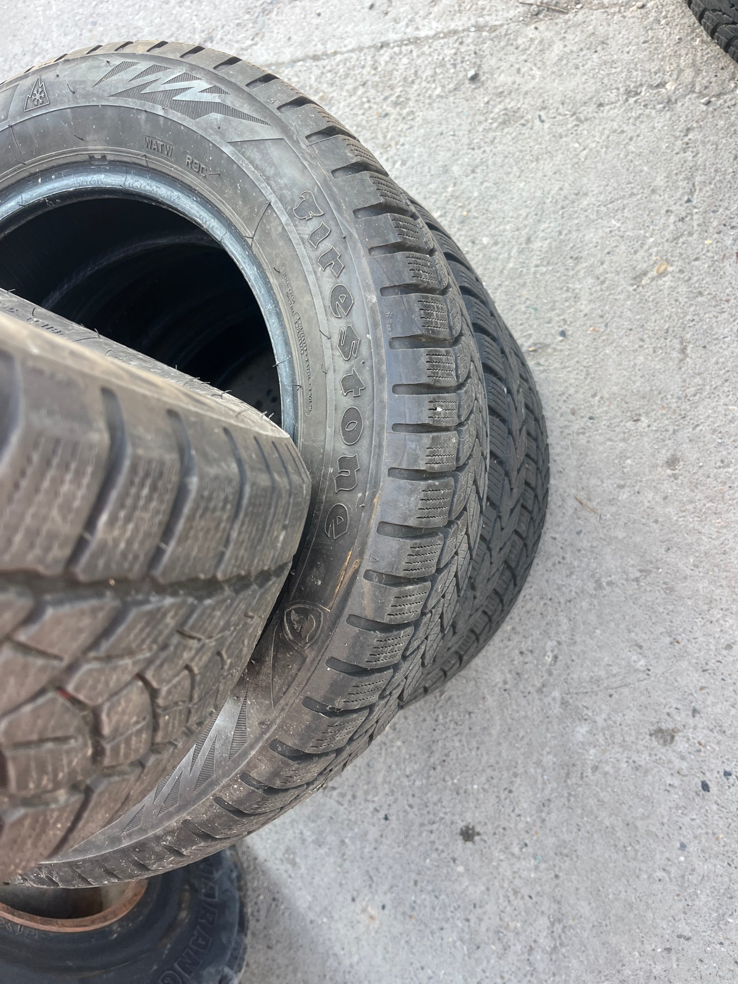 Гуми 175 65 15 Firestone