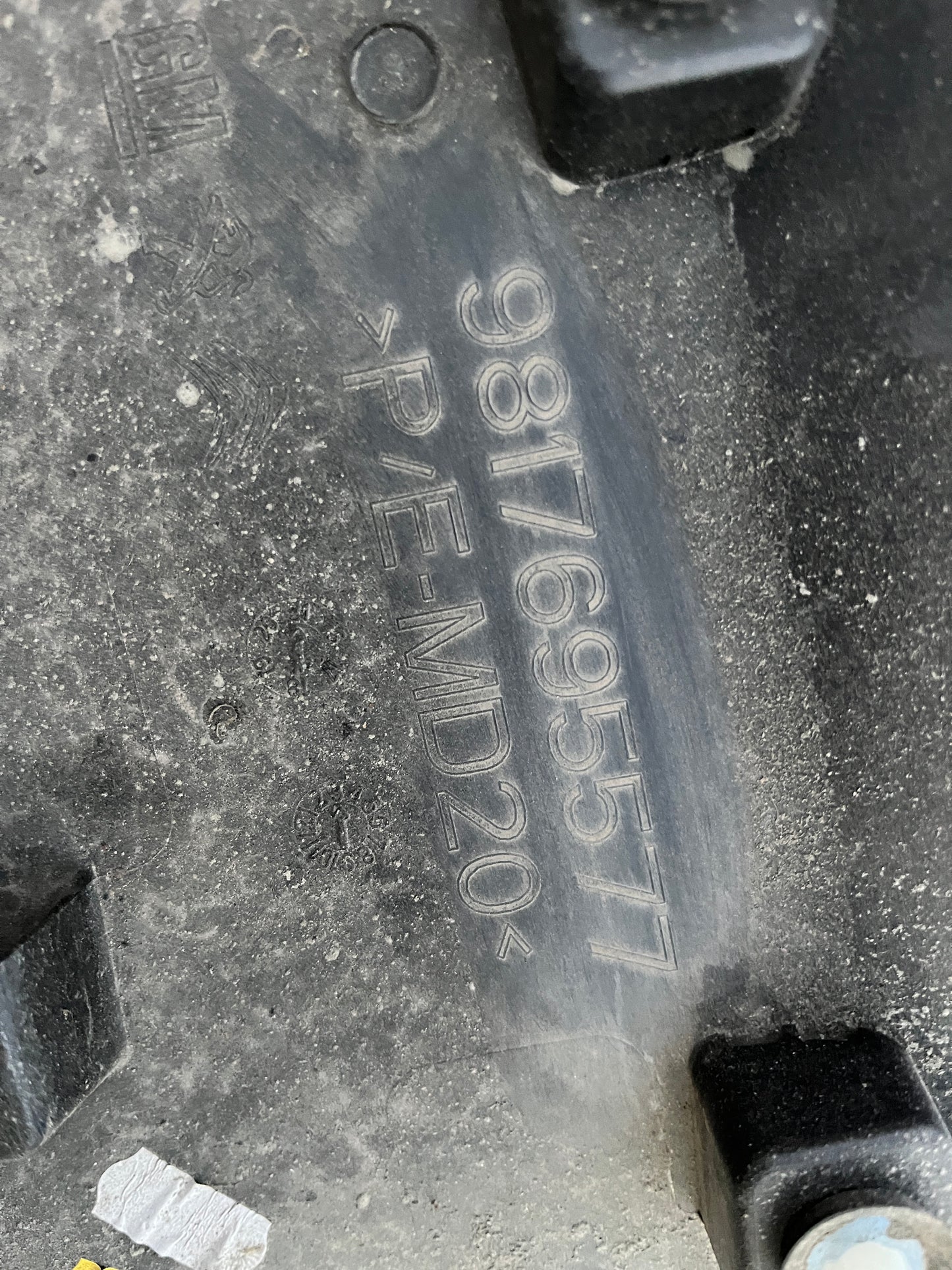 Citroen Berlingo задна лява лайсна.
