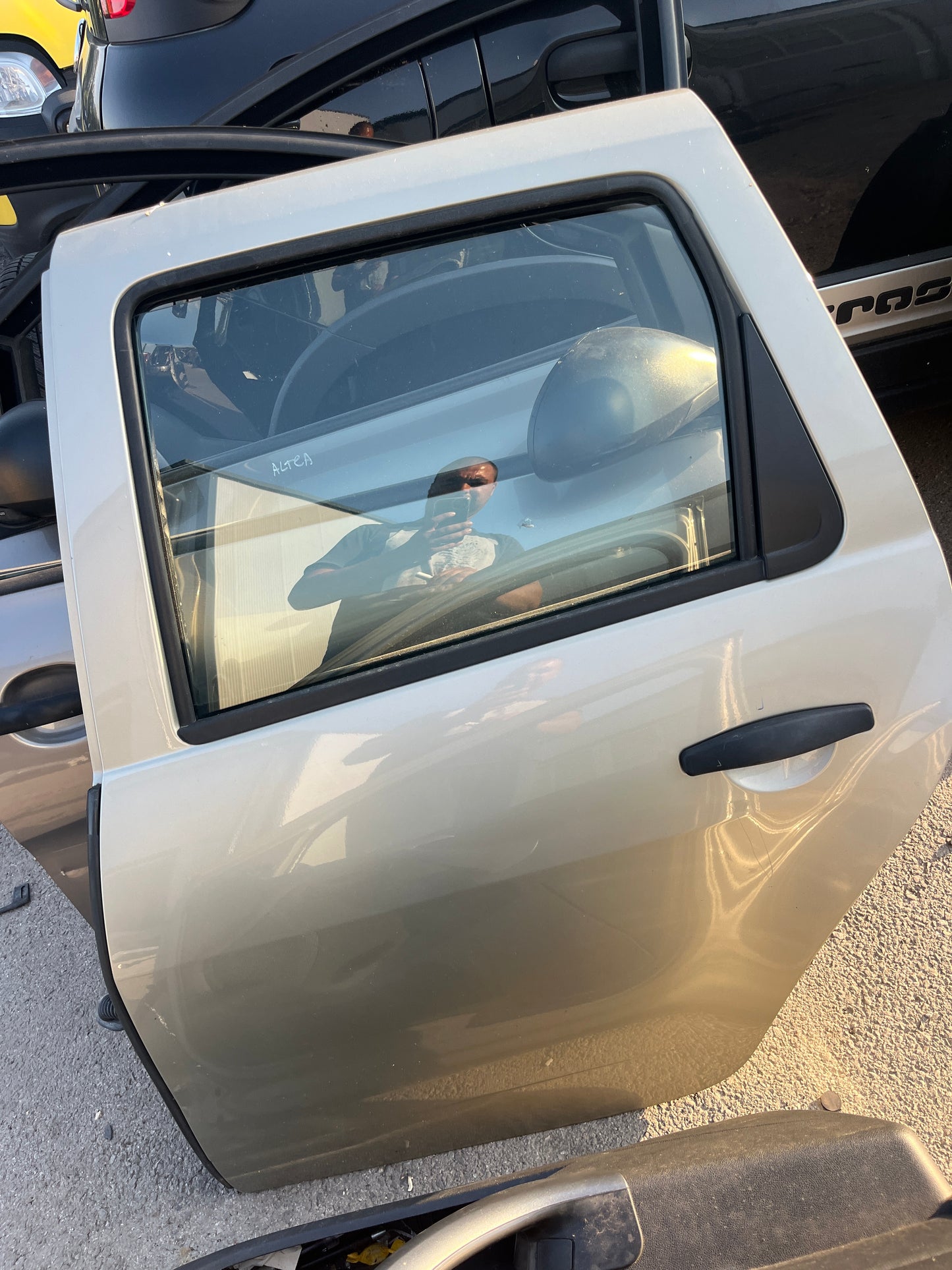 Врата Dacia Duster 2020г
