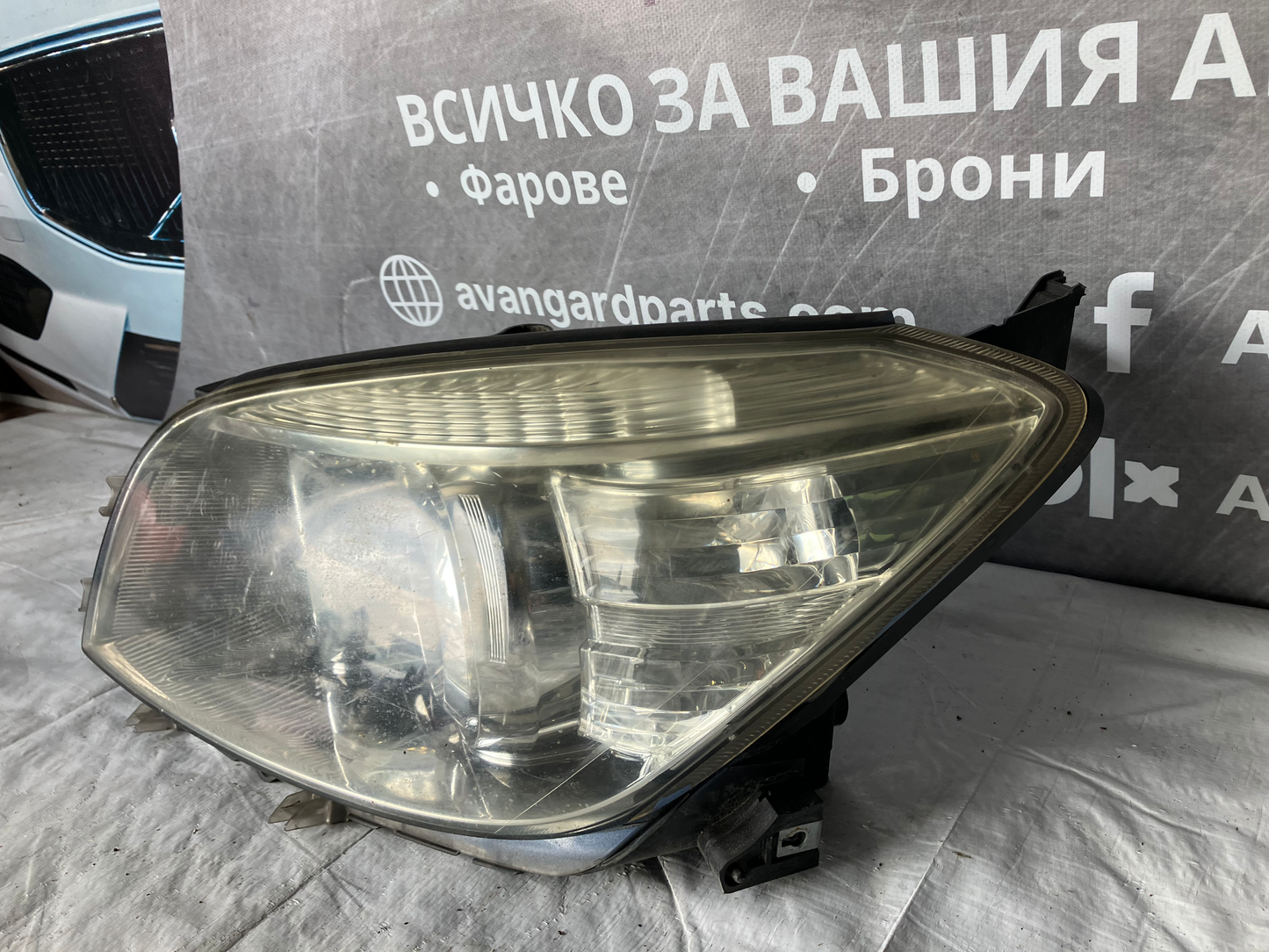 Ляв фар Toyota rav 4 06-