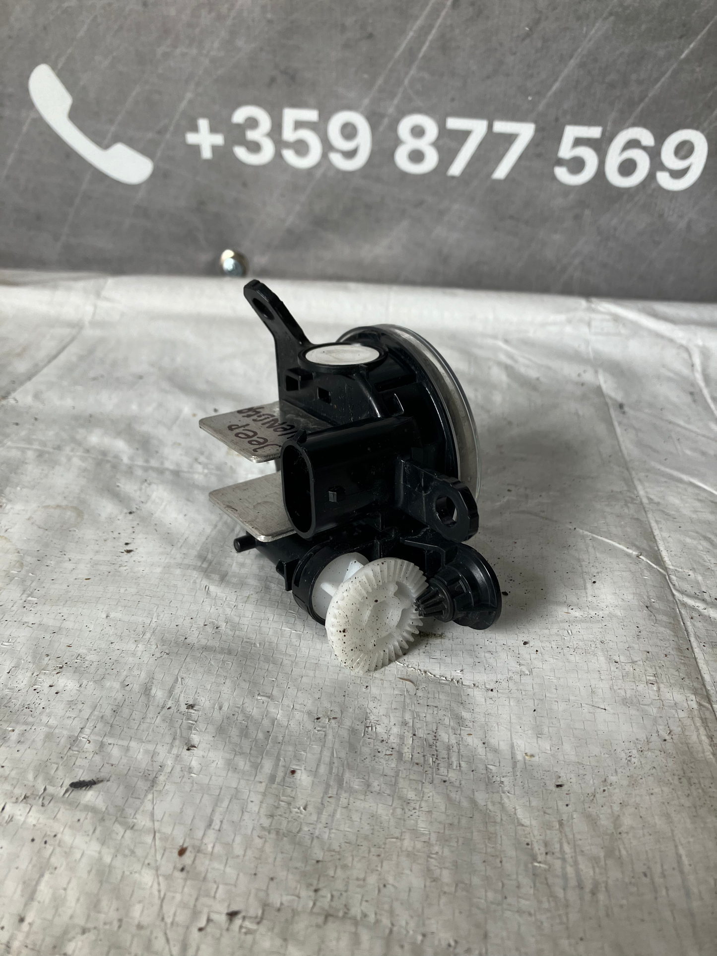 Халоген Jeep Avenger