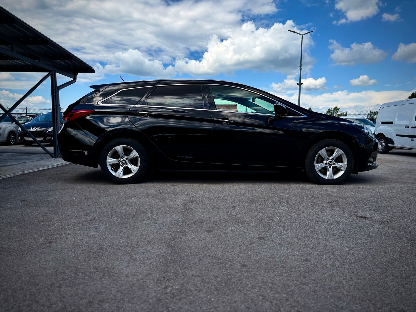 HYUNDAI i40